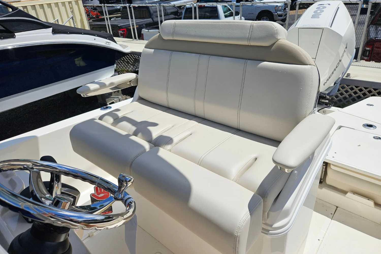 2026 Boston Whaler 250 Dauntless Image Thumbnail #10
