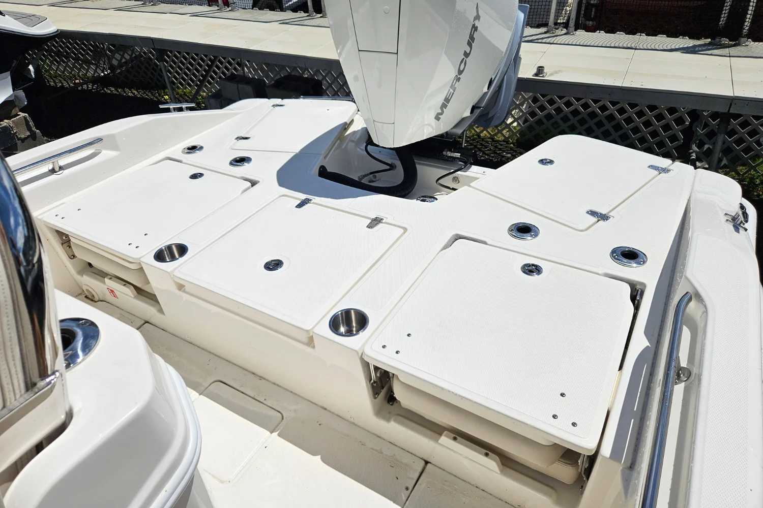 2026 Boston Whaler 250 Dauntless Image Thumbnail #6