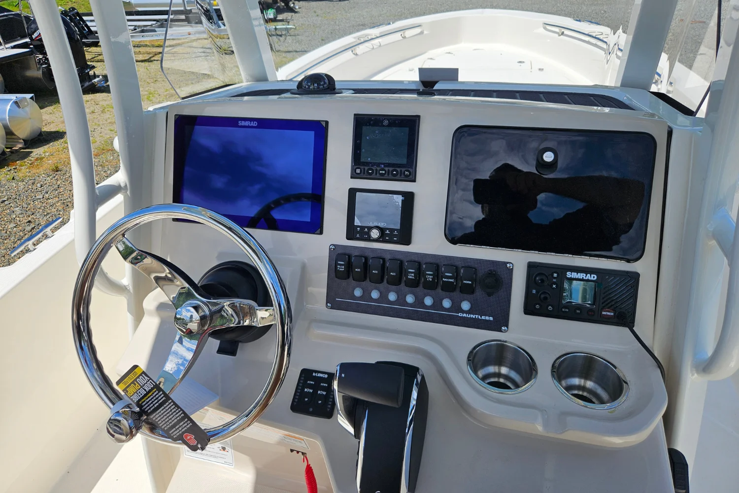 2026 Boston Whaler 250 Dauntless Image Thumbnail #12