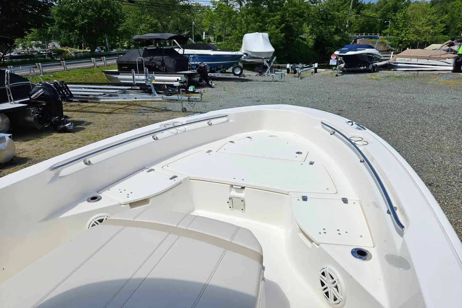 2026 Boston Whaler 250 Dauntless Image Thumbnail #22