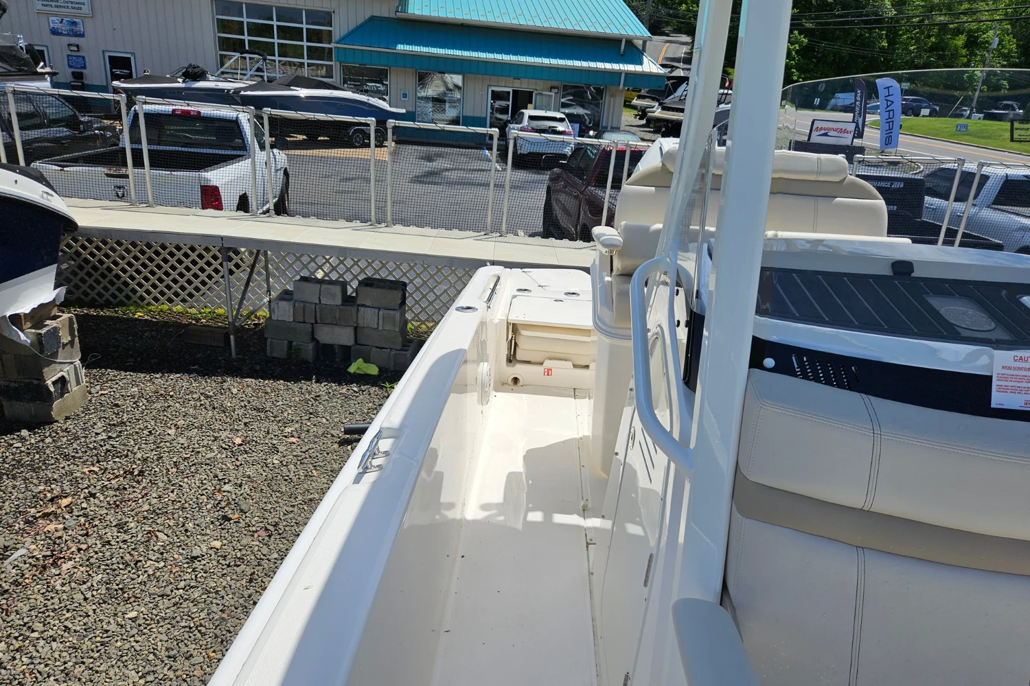 2026 Boston Whaler 250 Dauntless Image Thumbnail #16