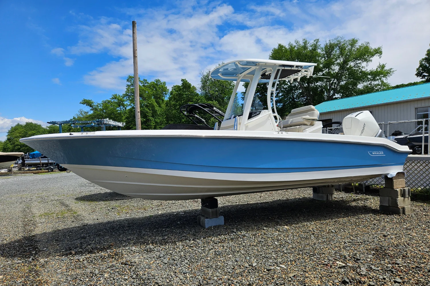 2026 Boston Whaler 250 Dauntless Image Thumbnail #0