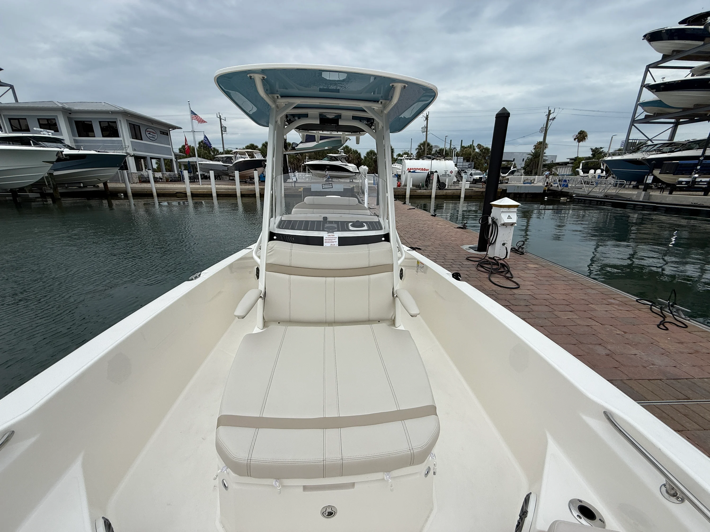 2026 Boston Whaler 250 Dauntless Image Thumbnail #7