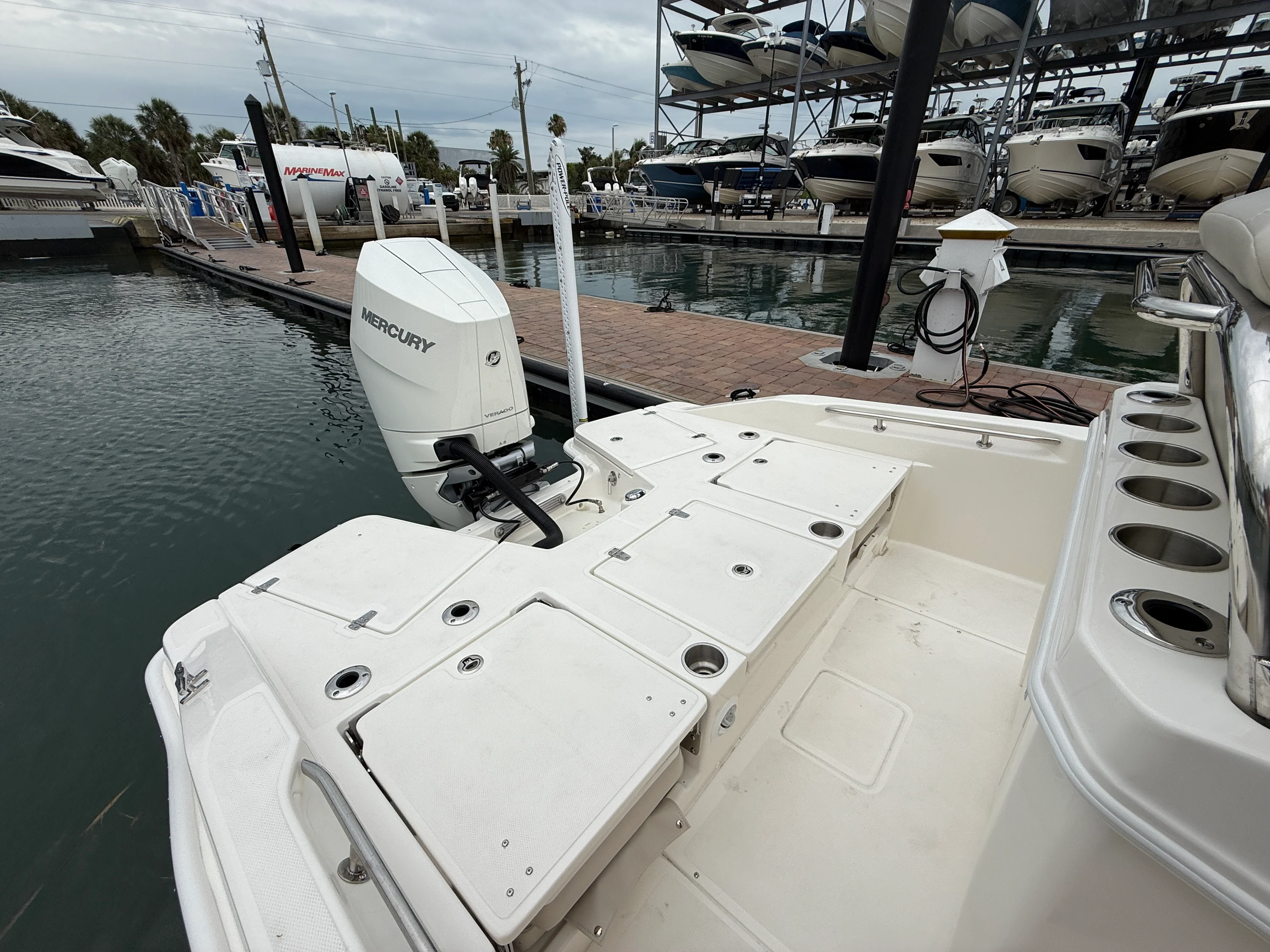 2026 Boston Whaler 250 Dauntless Image Thumbnail #16