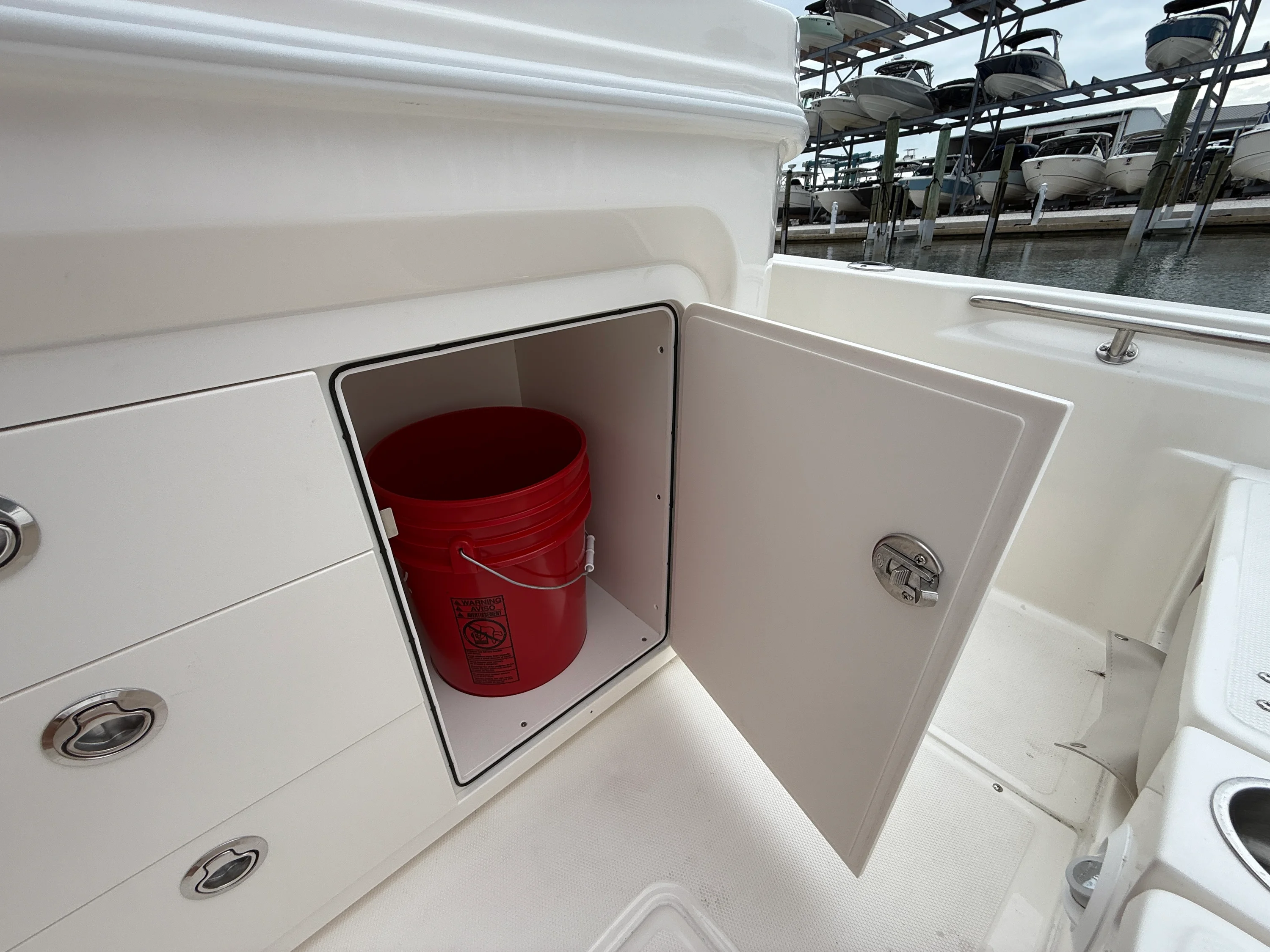2026 Boston Whaler 250 Dauntless Image Thumbnail #19