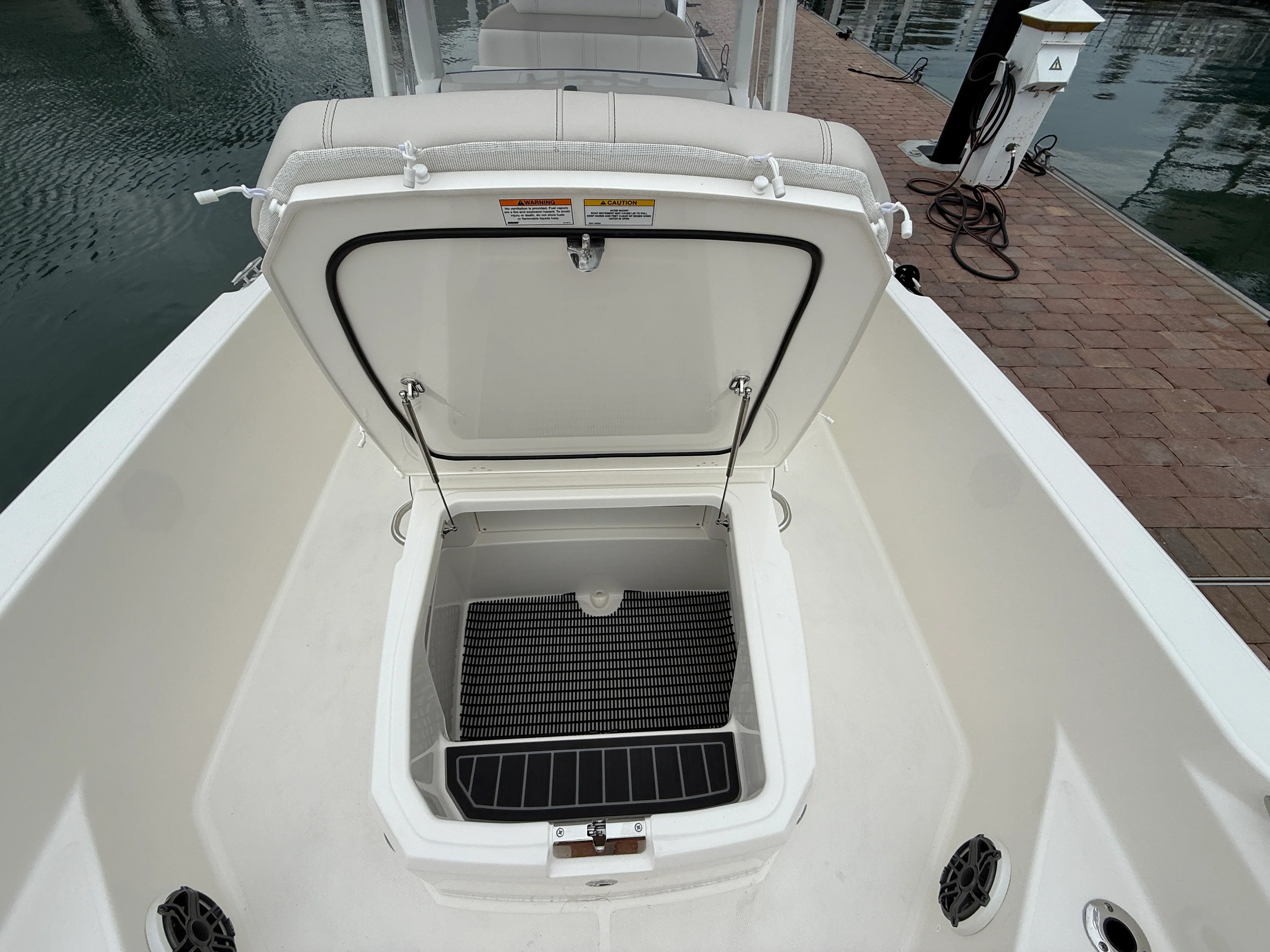 2026 Boston Whaler 250 Dauntless Image Thumbnail #8