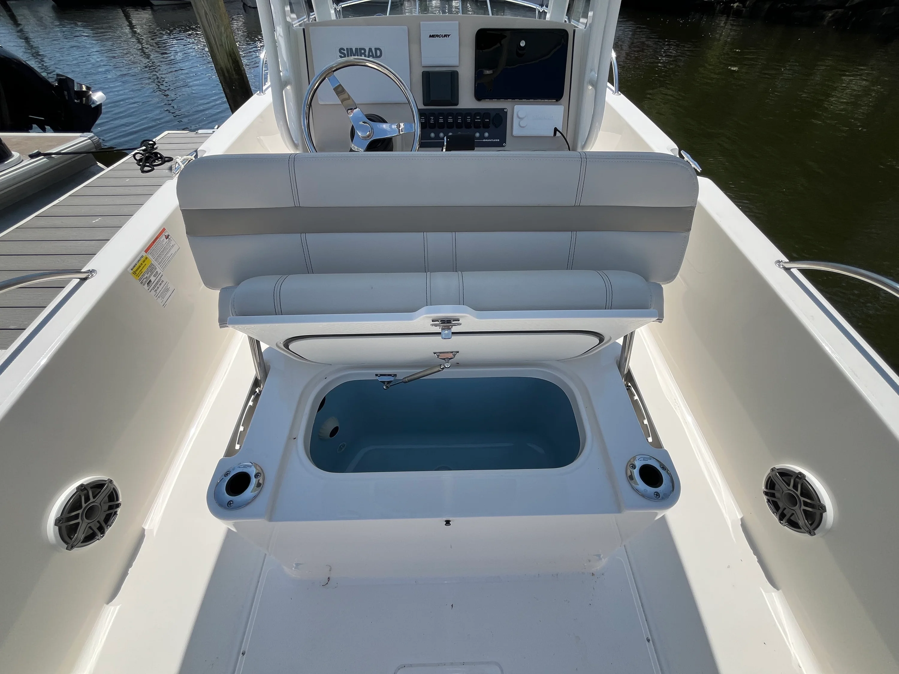 2026 Boston Whaler 250 Dauntless Image Thumbnail #8