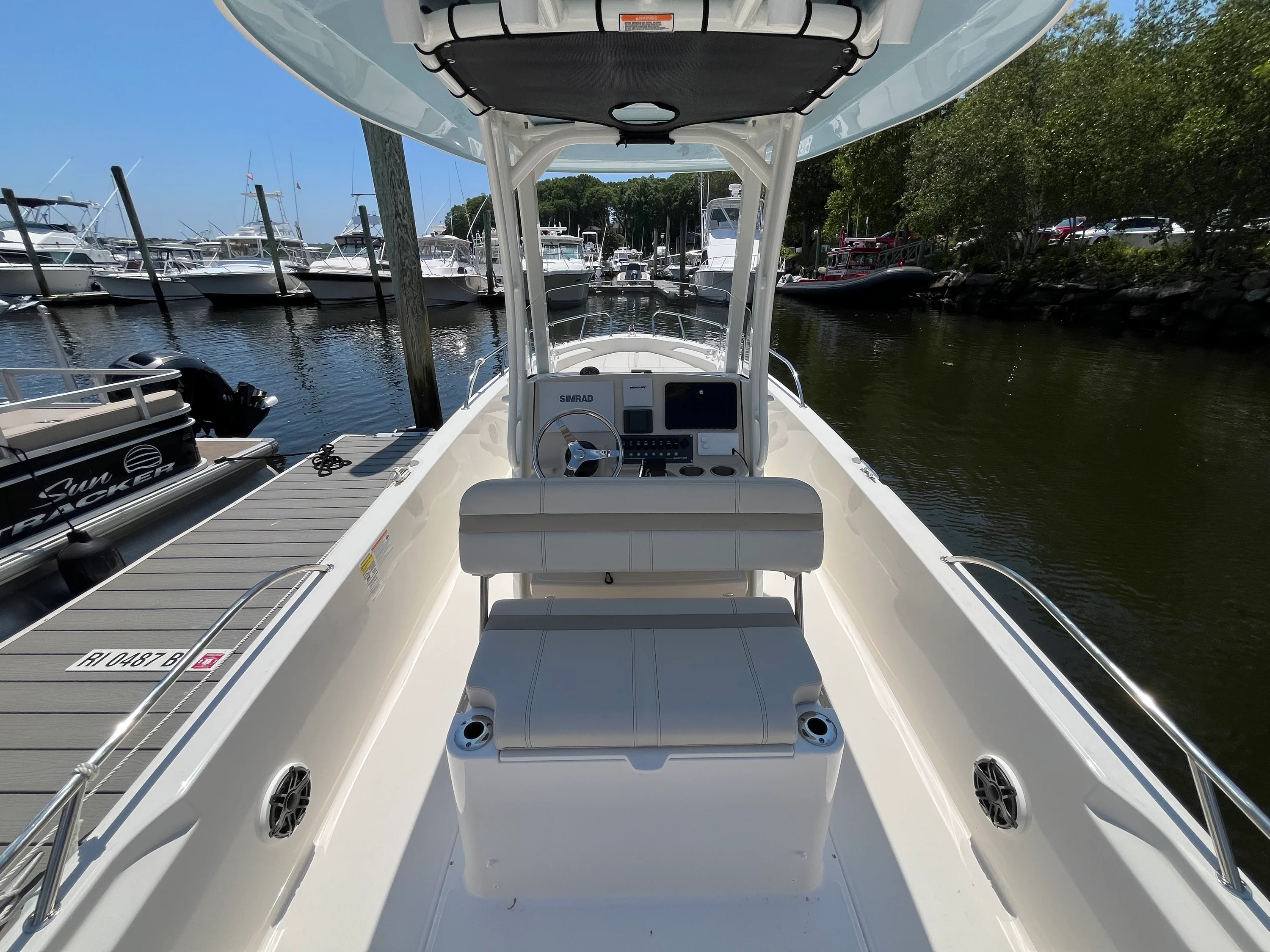 2026 Boston Whaler 250 Dauntless Image Thumbnail #7