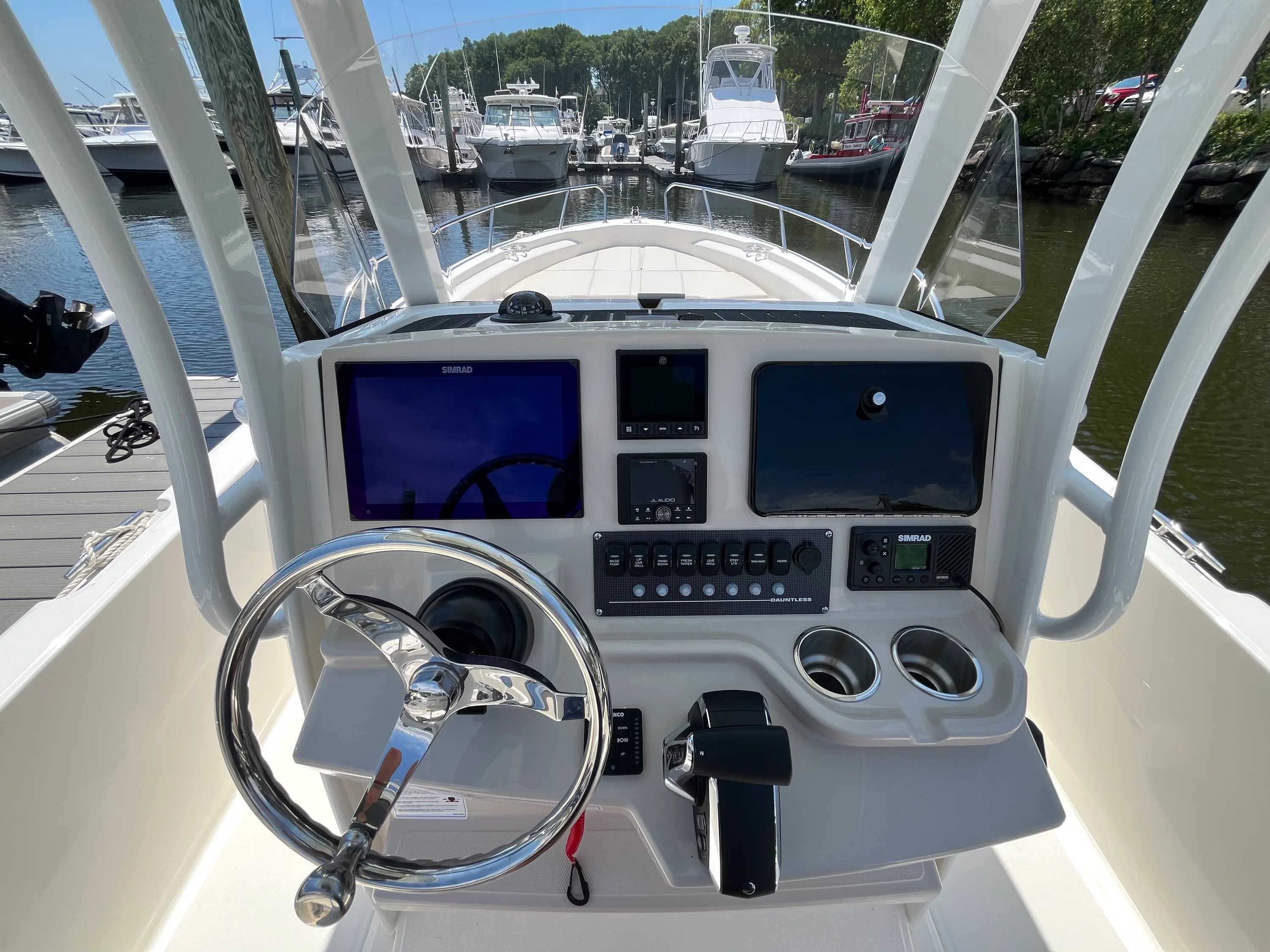 2026 Boston Whaler 250 Dauntless Image Thumbnail #14