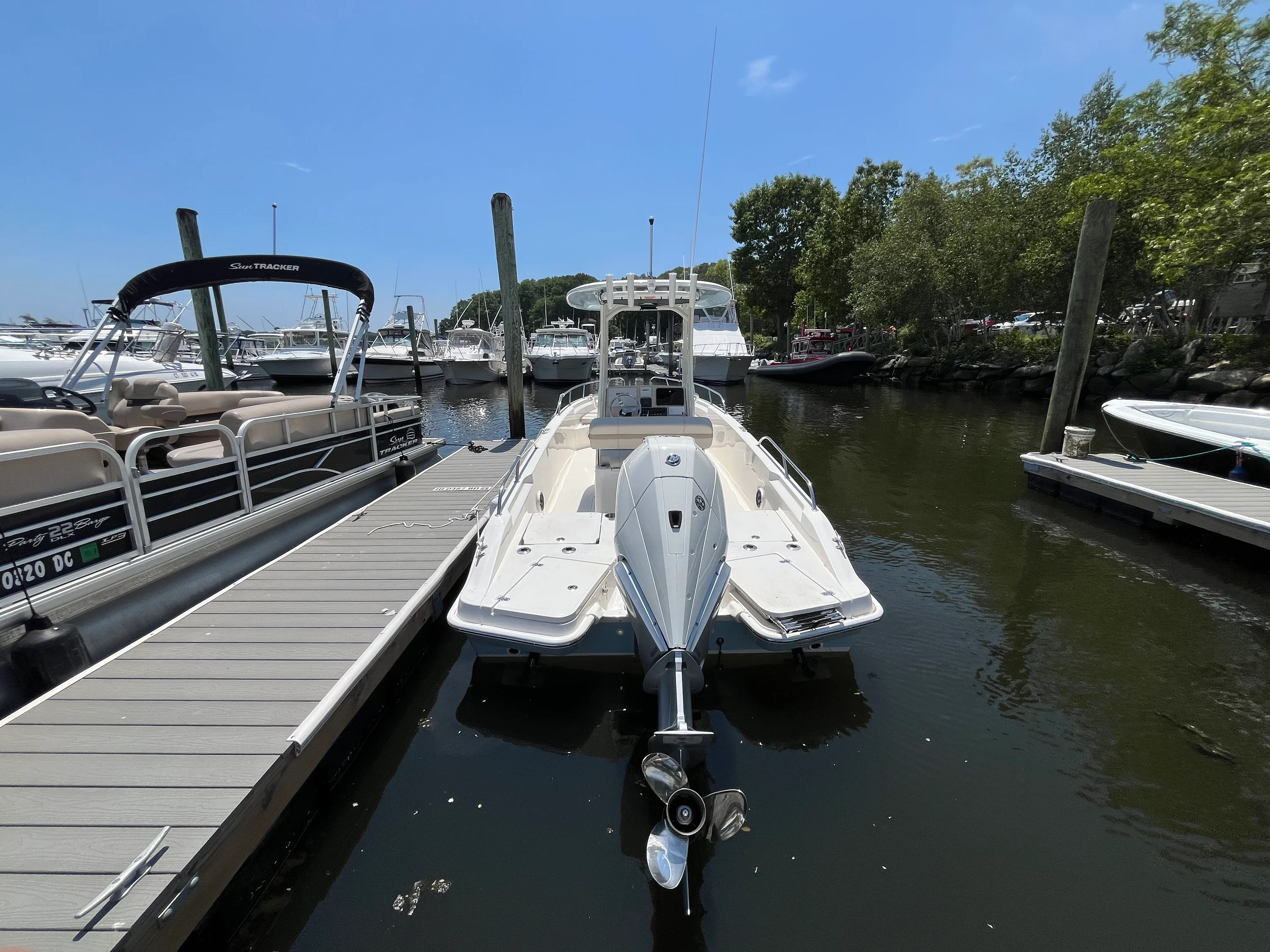 2026 Boston Whaler 250 Dauntless Image Thumbnail #1