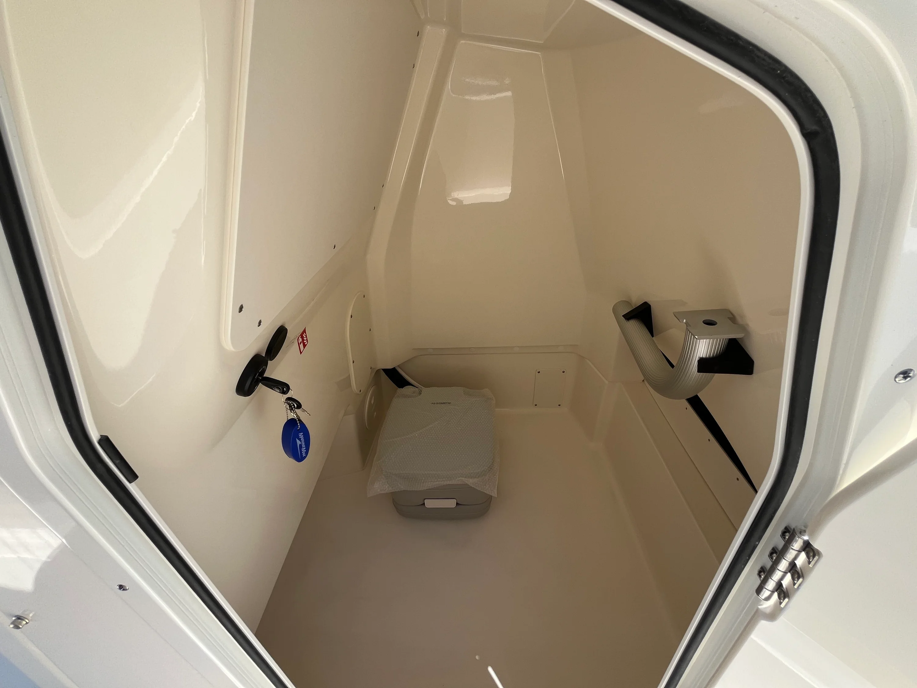 2026 Boston Whaler 250 Dauntless Image Thumbnail #18