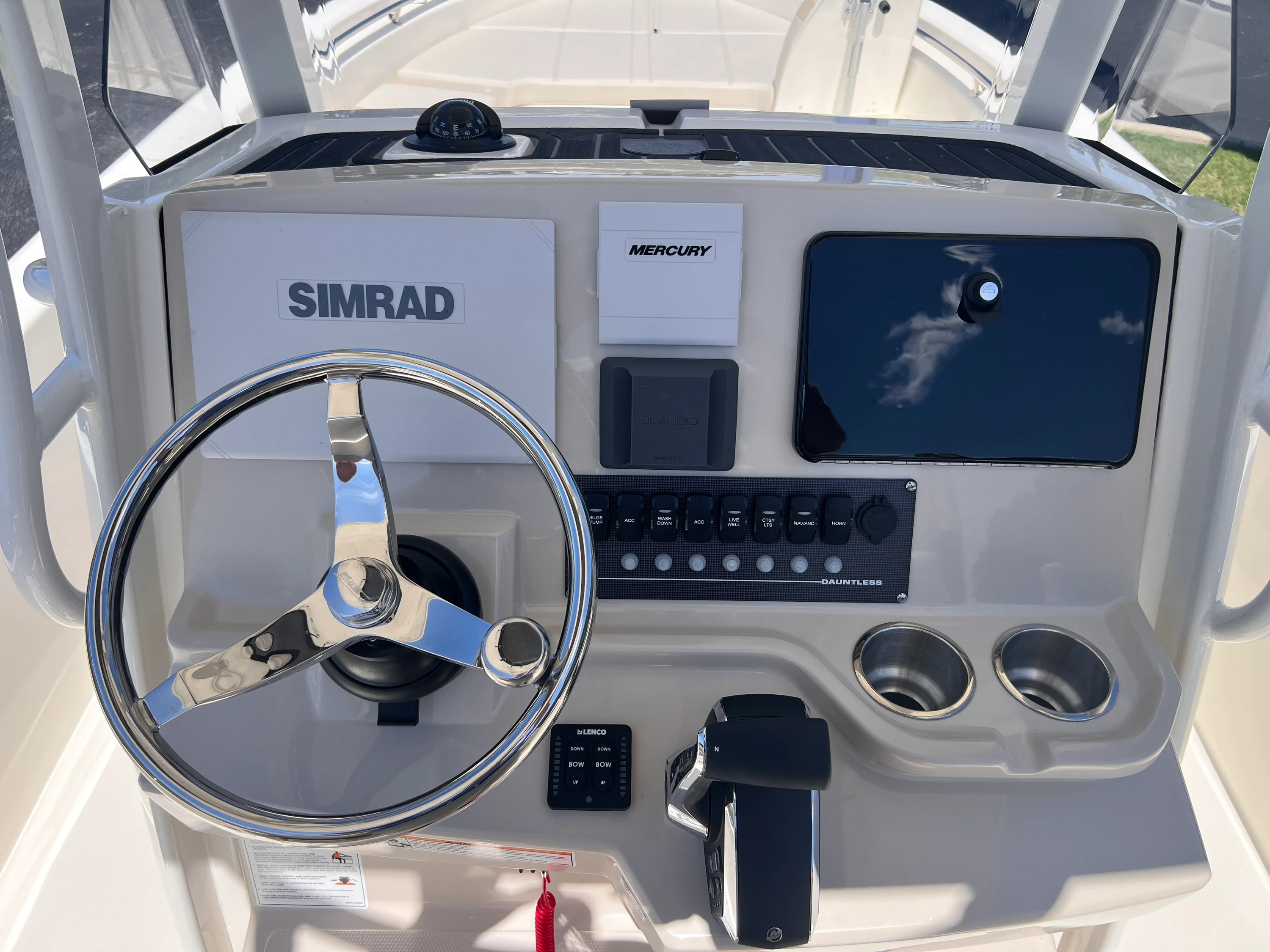 2026 Boston Whaler 250 Dauntless Image Thumbnail #9