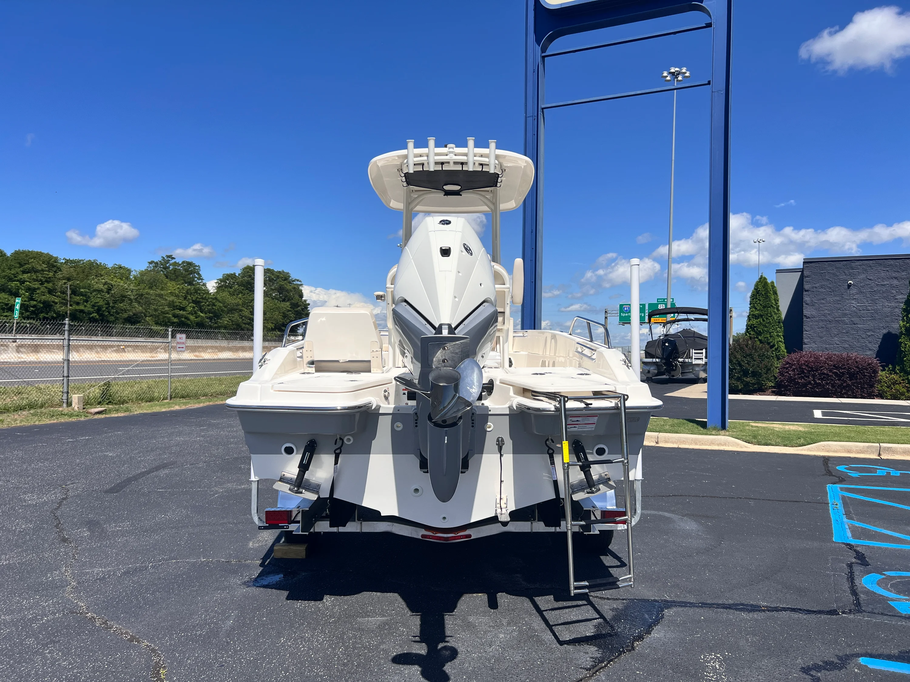 2026 Boston Whaler 250 Dauntless Image Thumbnail #16