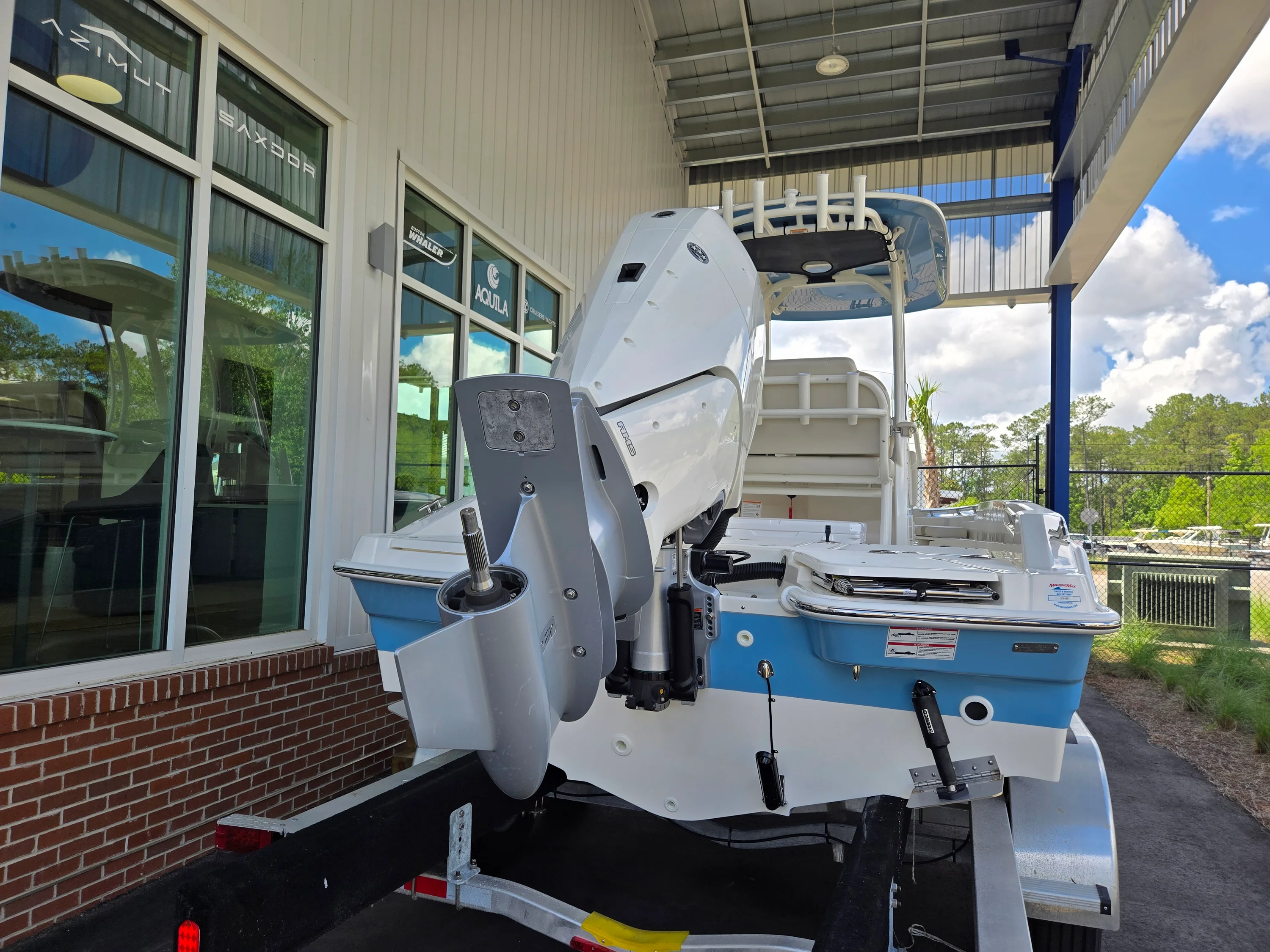 2026 Boston Whaler 250 Dauntless Image Thumbnail #1