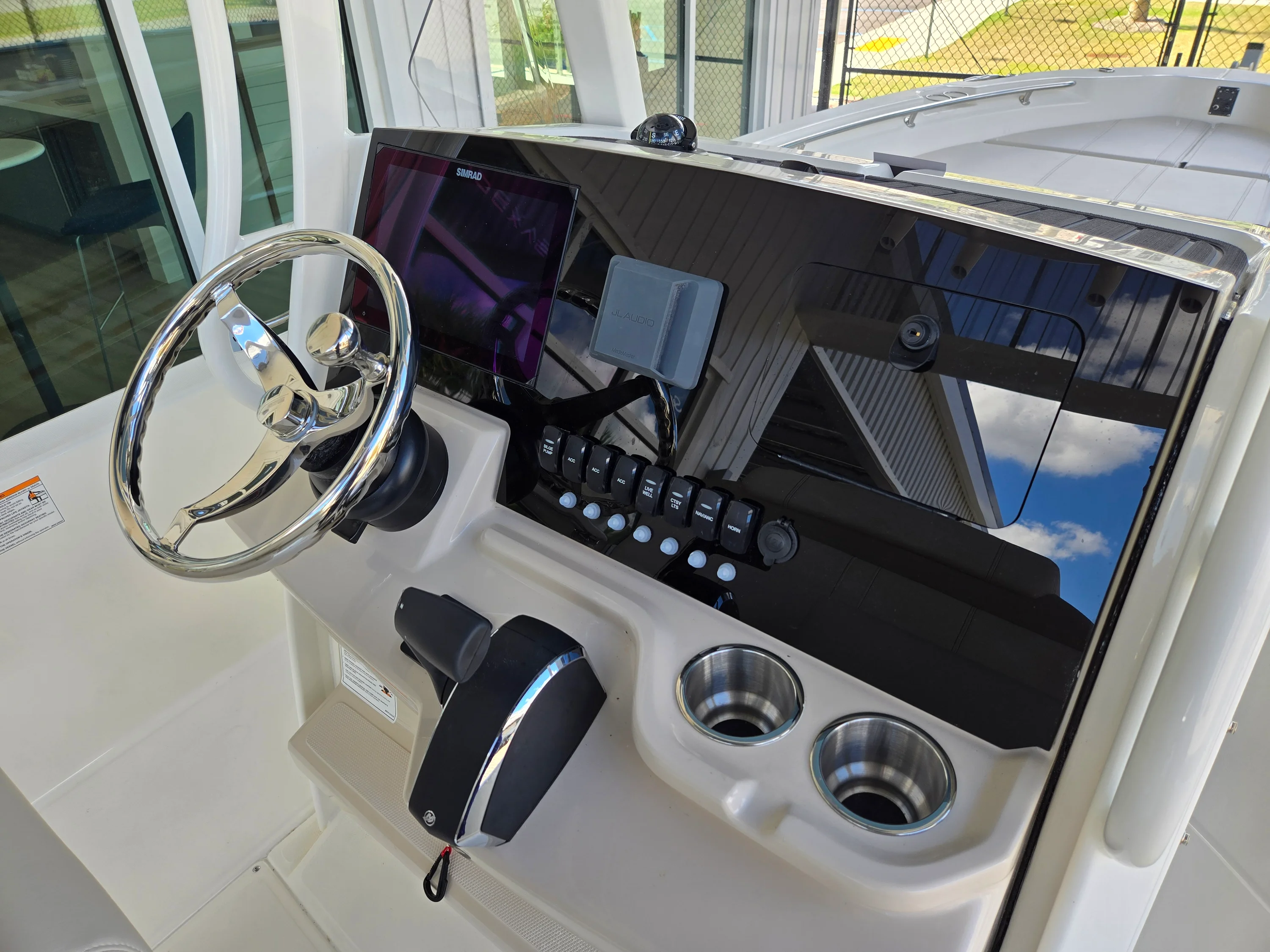 2026 Boston Whaler 250 Dauntless Image Thumbnail #10