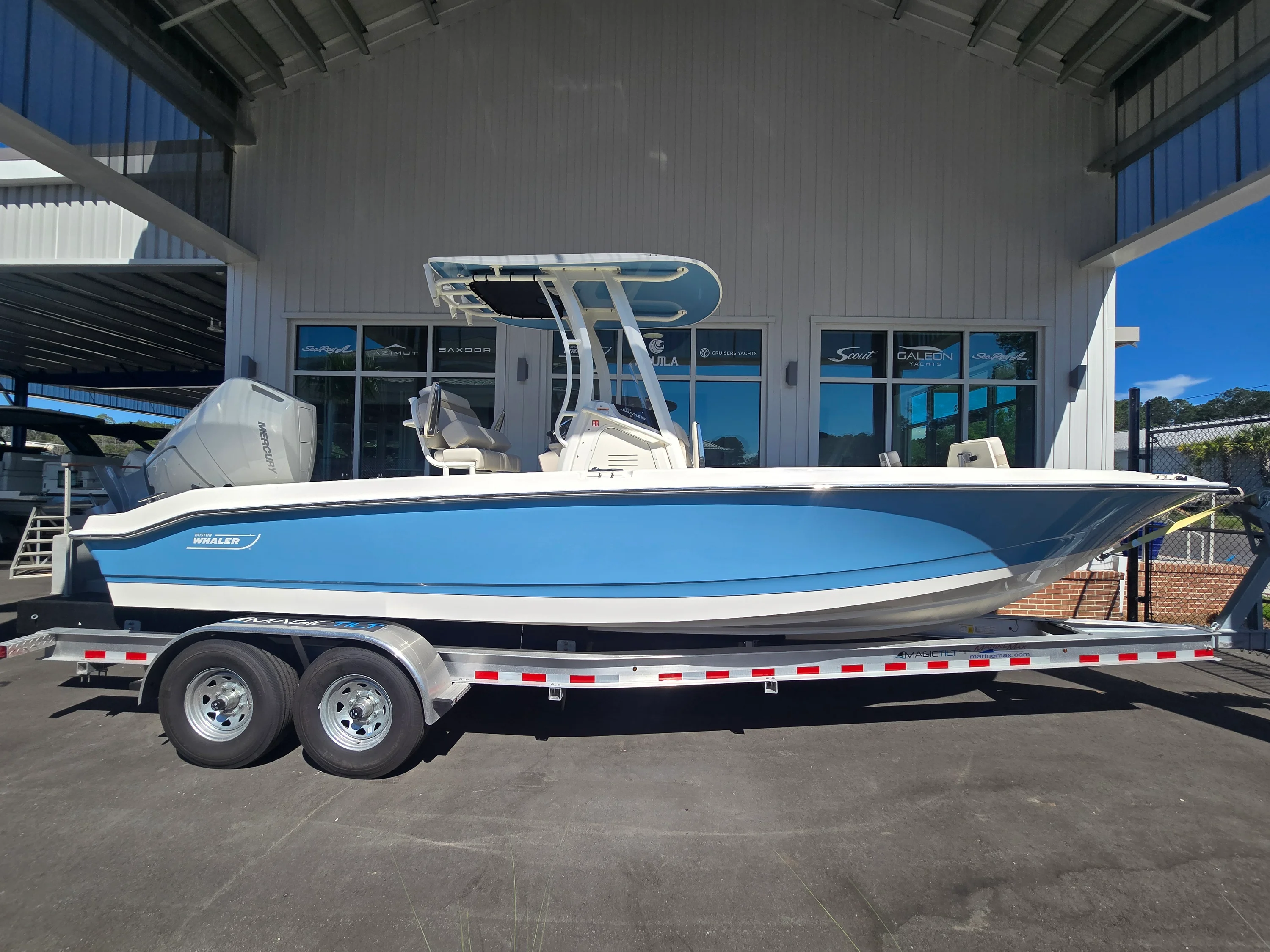2026 Boston Whaler 250 Dauntless Image Thumbnail #21