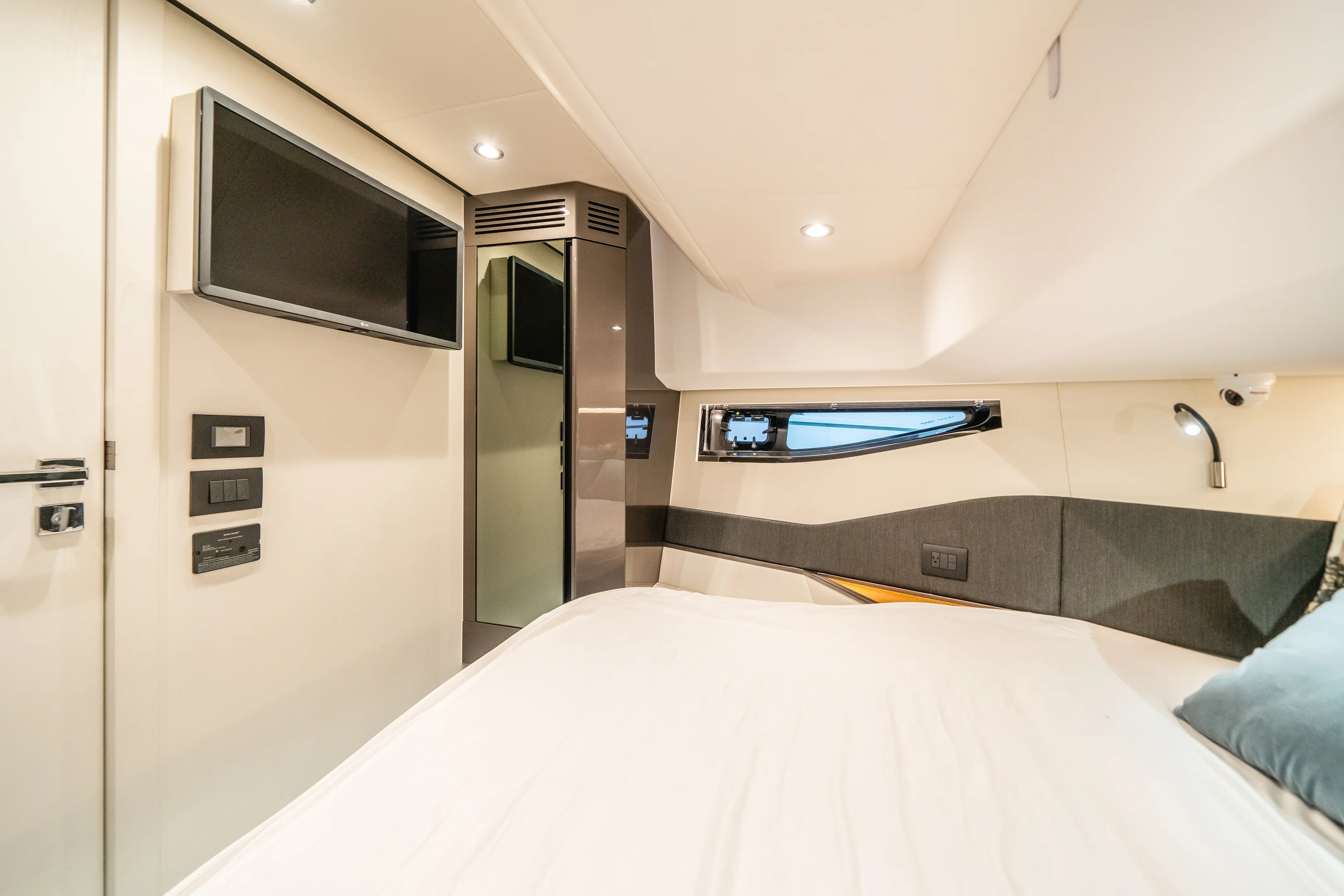 2022 Azimut VERVE 47 Image Thumbnail #19