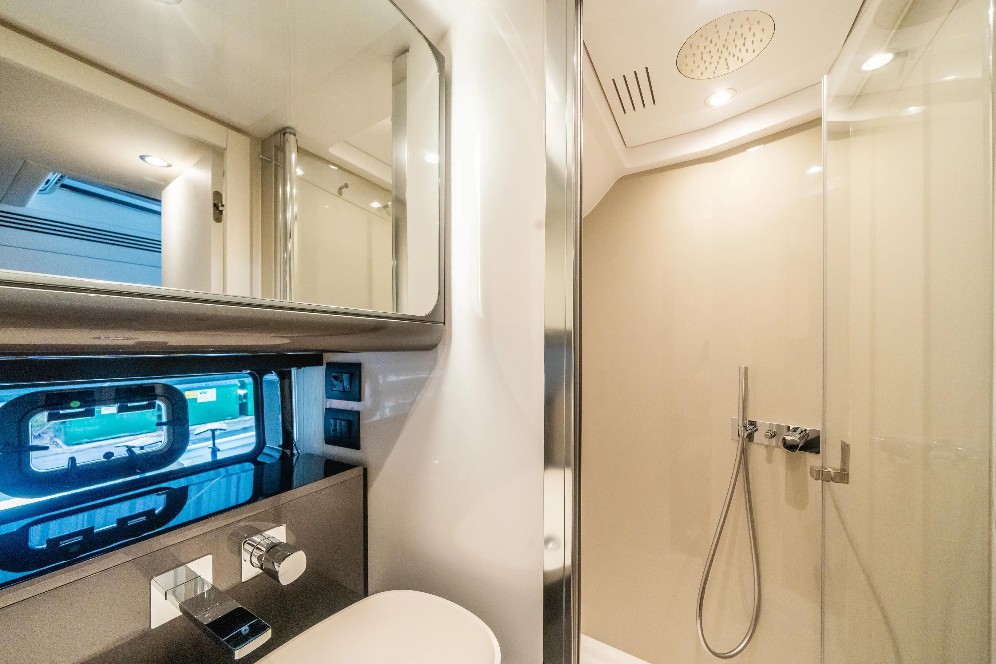 2022 Azimut VERVE 47 Image Thumbnail #14