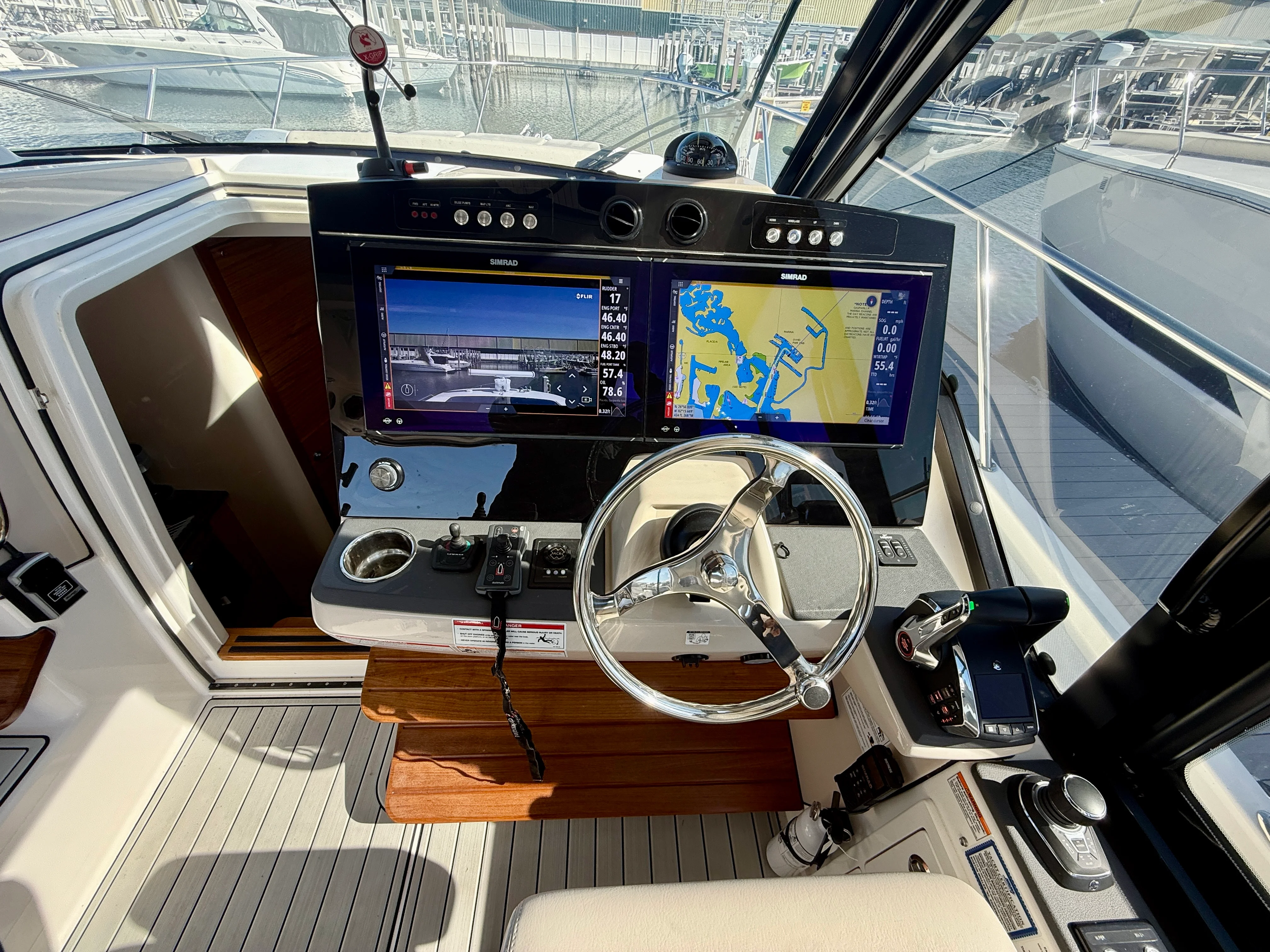 2024 Boston Whaler 405 CONQUEST Image Thumbnail #12