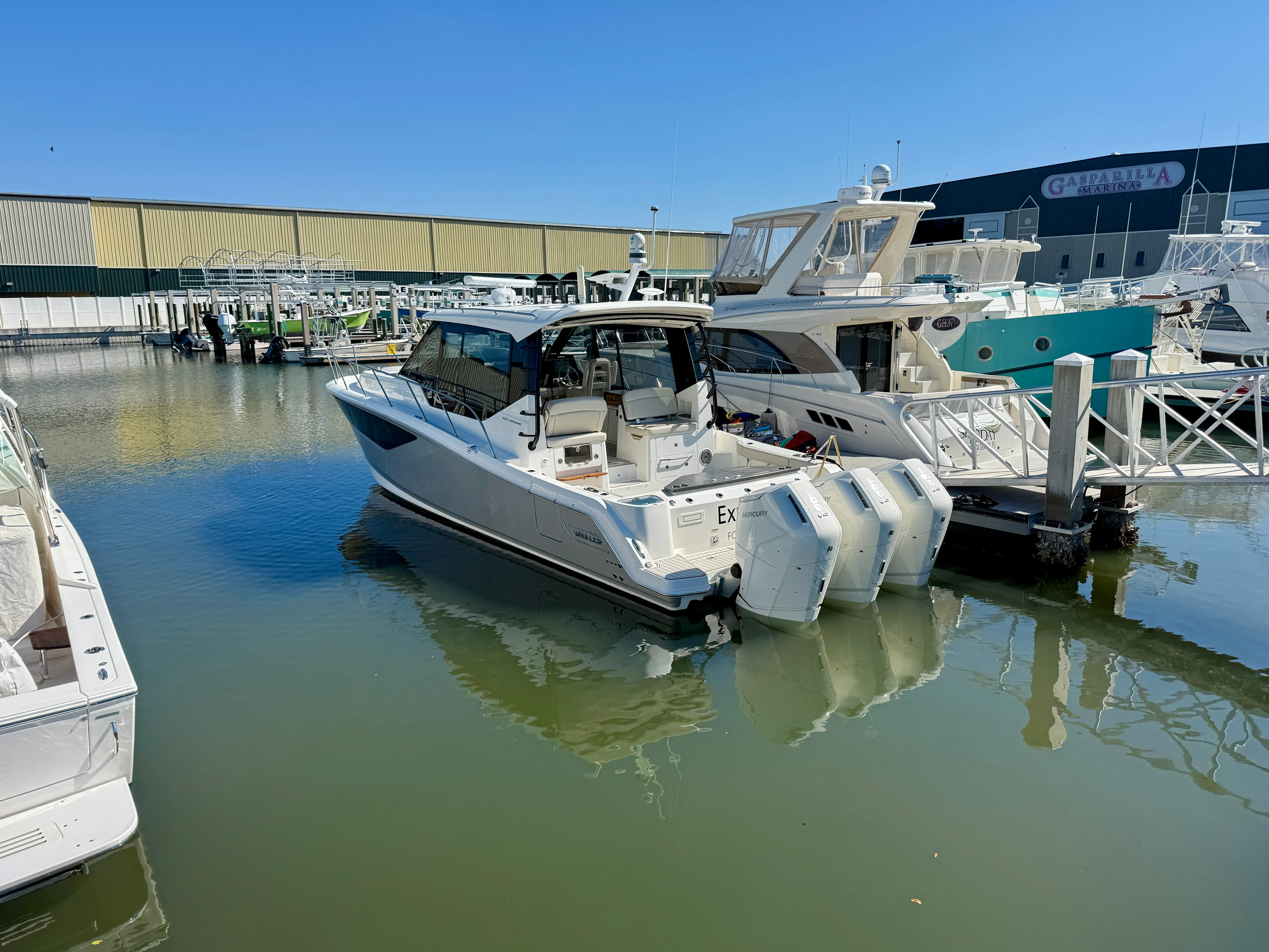 2024 Boston Whaler 405 CONQUEST Image Thumbnail #0