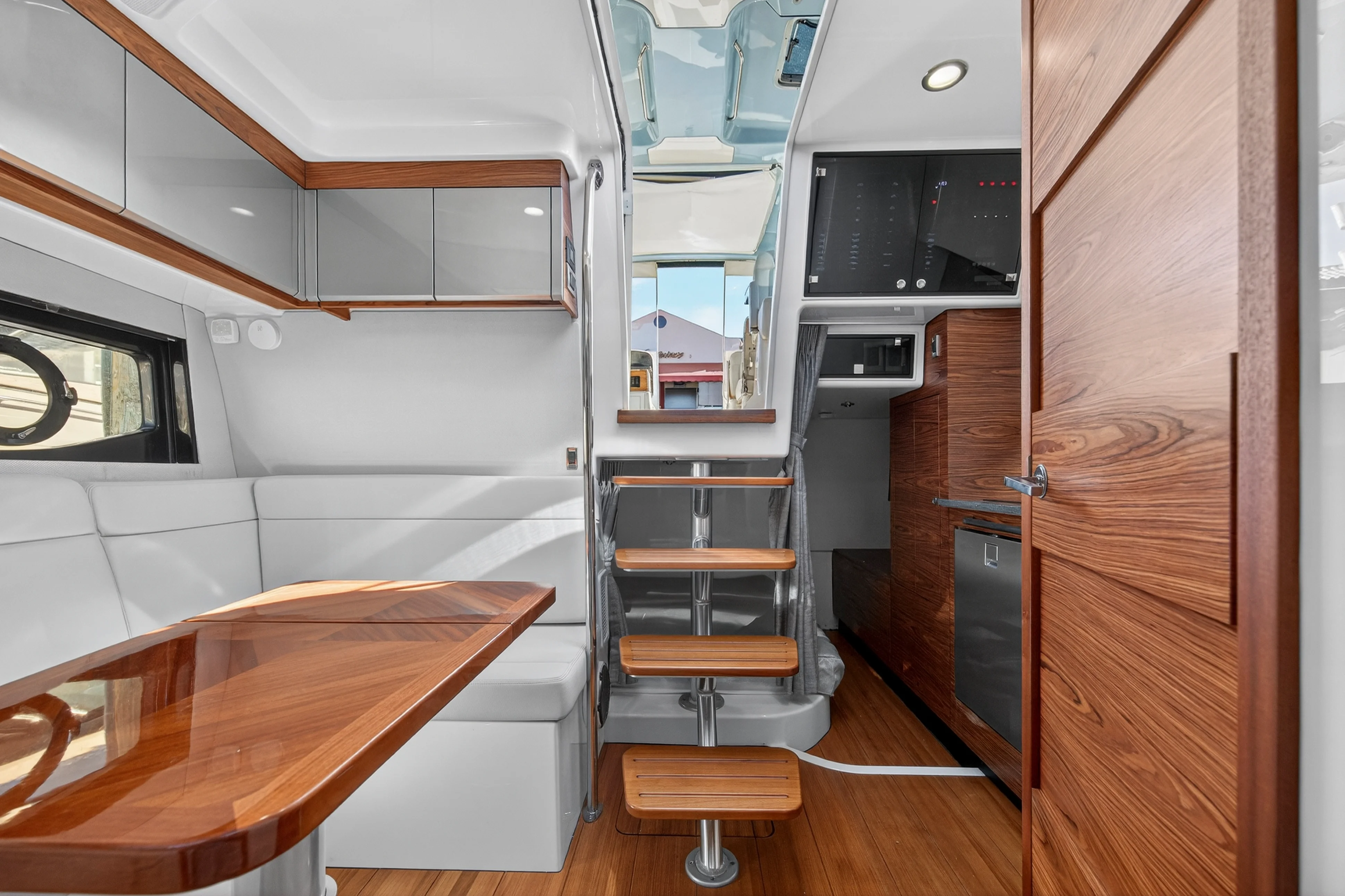 2021 Boston Whaler 405 CONQUEST Image Thumbnail #21