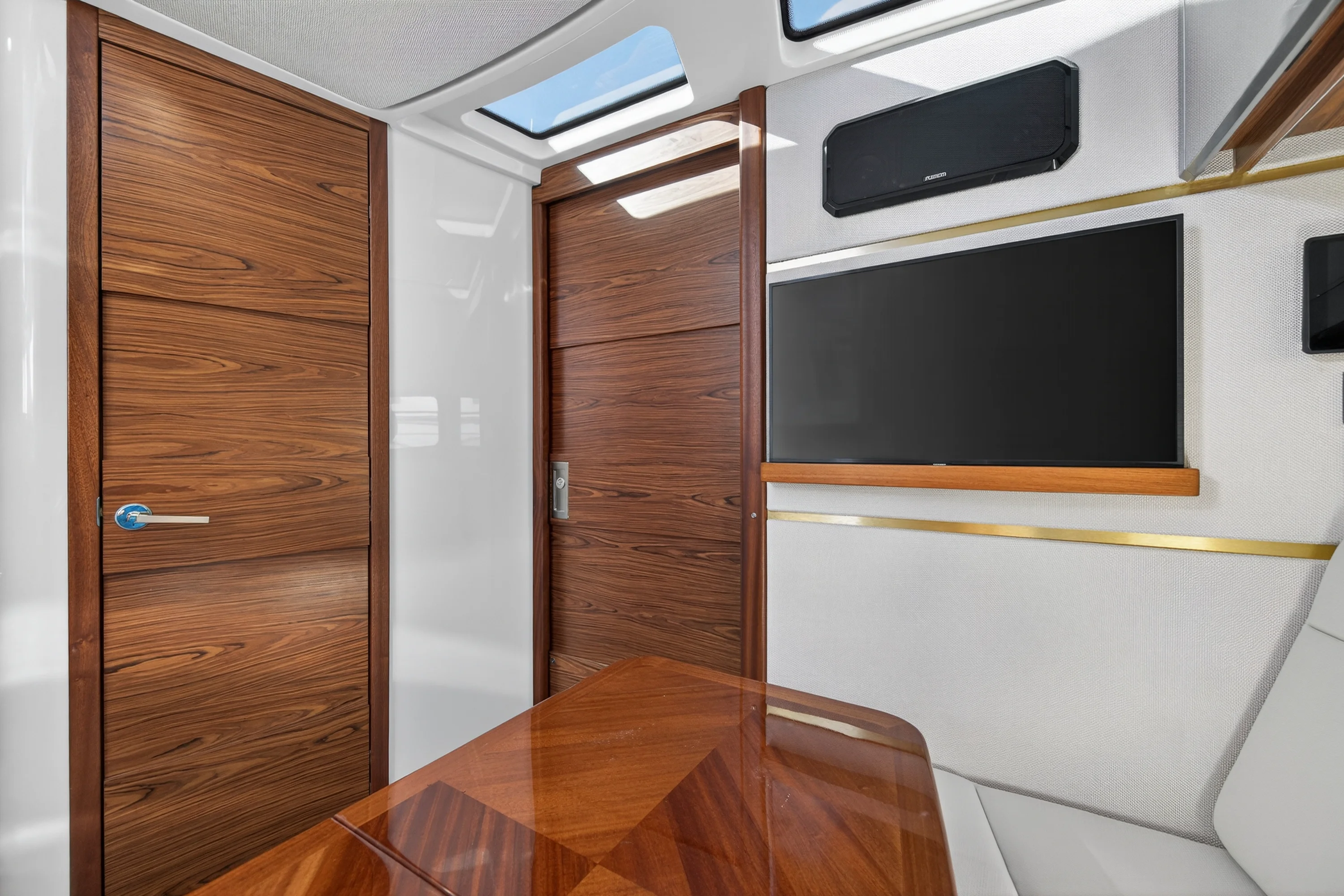 2021 Boston Whaler 405 CONQUEST Image Thumbnail #27