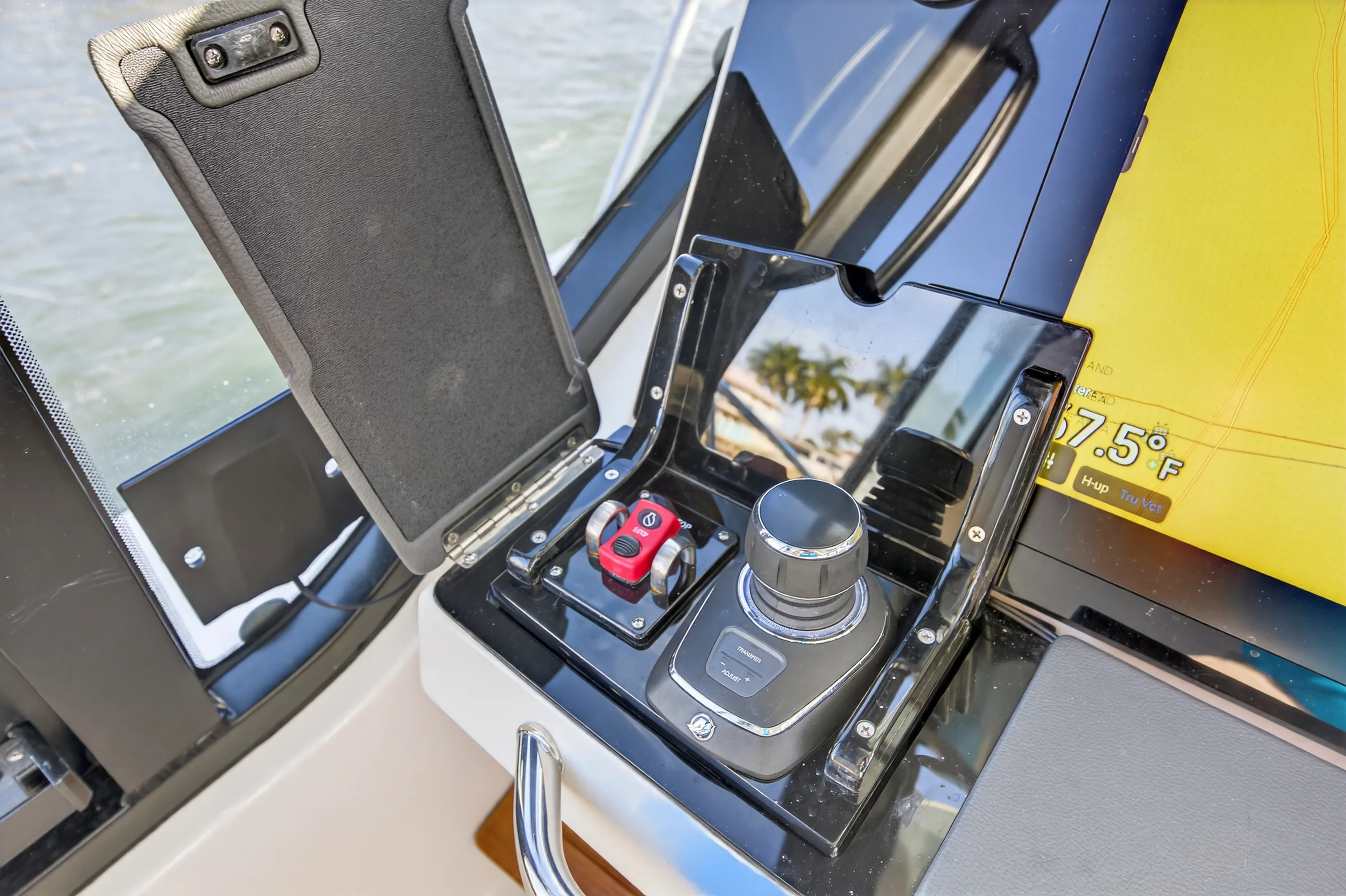 2021 Boston Whaler 405 CONQUEST Image Thumbnail #72