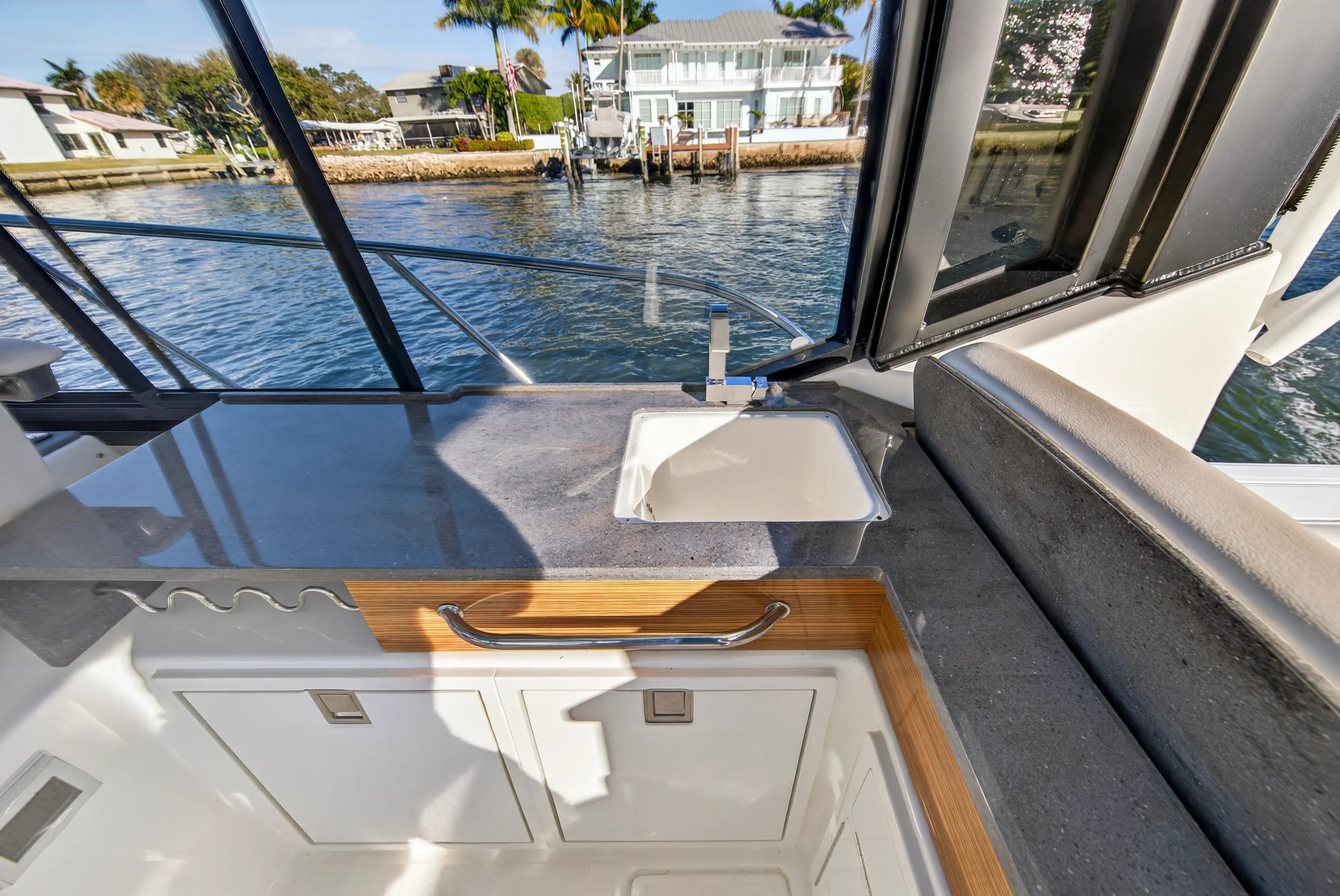 2021 Boston Whaler 405 CONQUEST Image Thumbnail #62