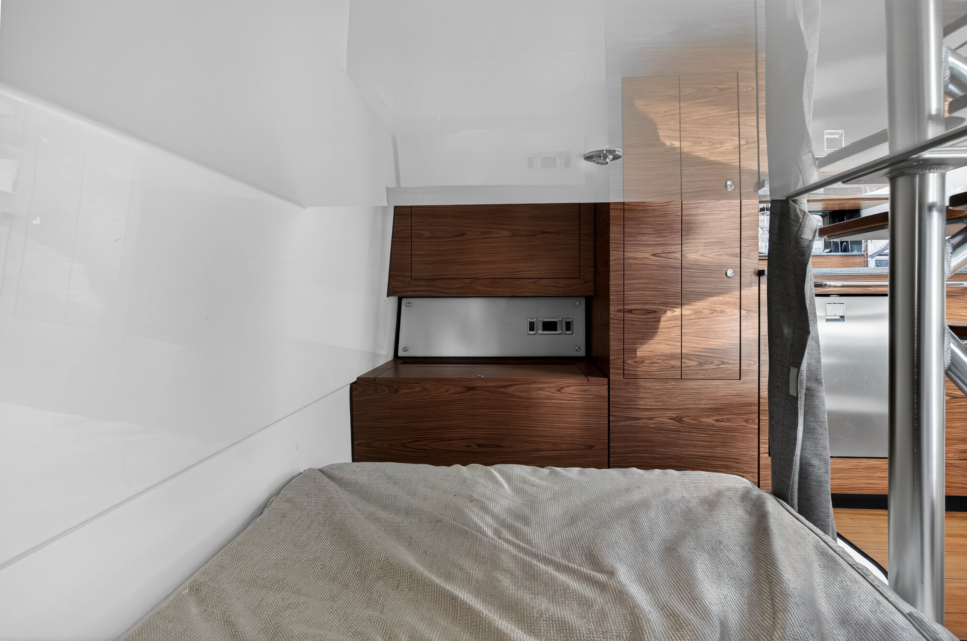 2021 Boston Whaler 405 CONQUEST Image Thumbnail #41