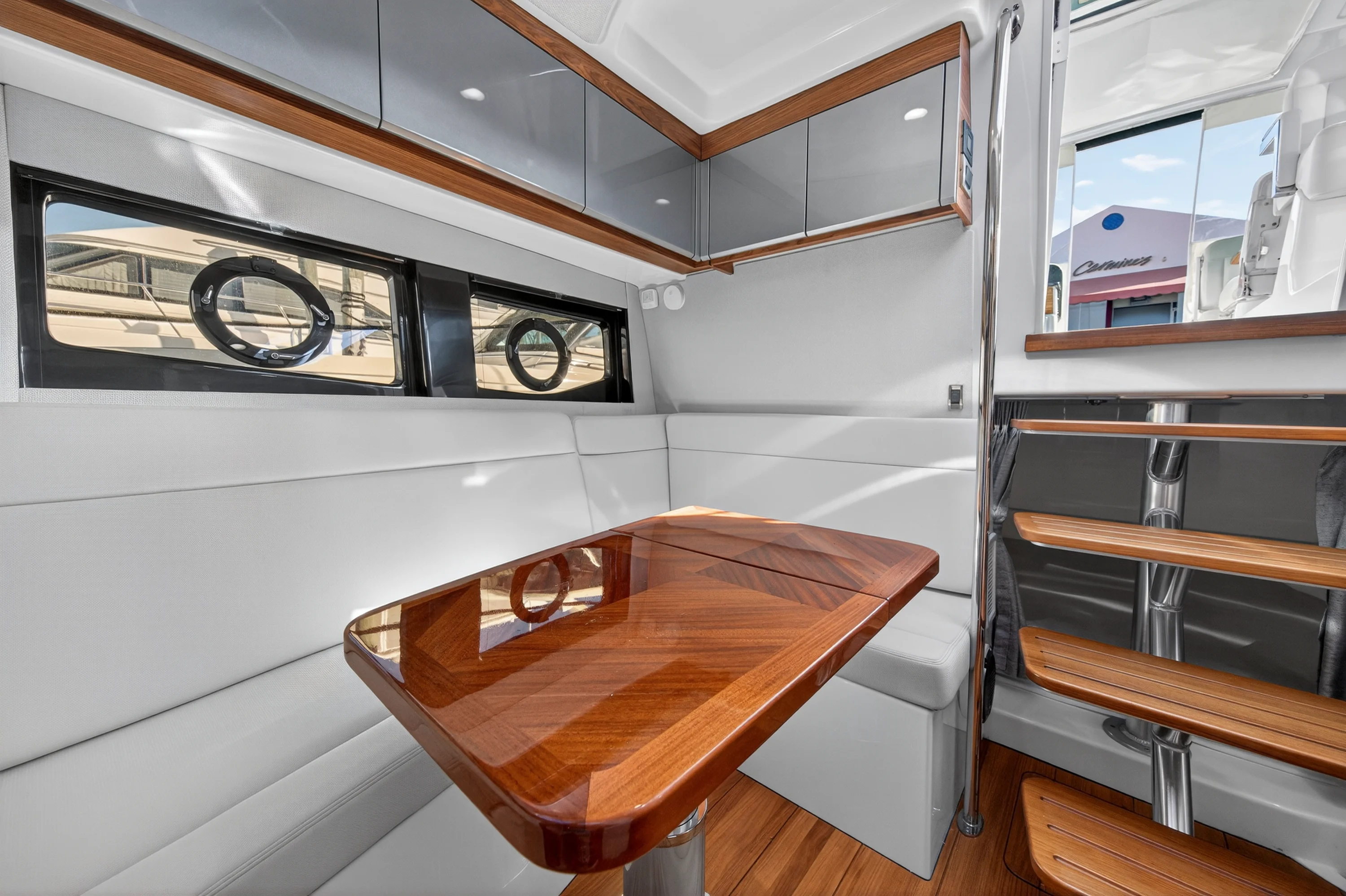 2021 Boston Whaler 405 CONQUEST Image Thumbnail #20