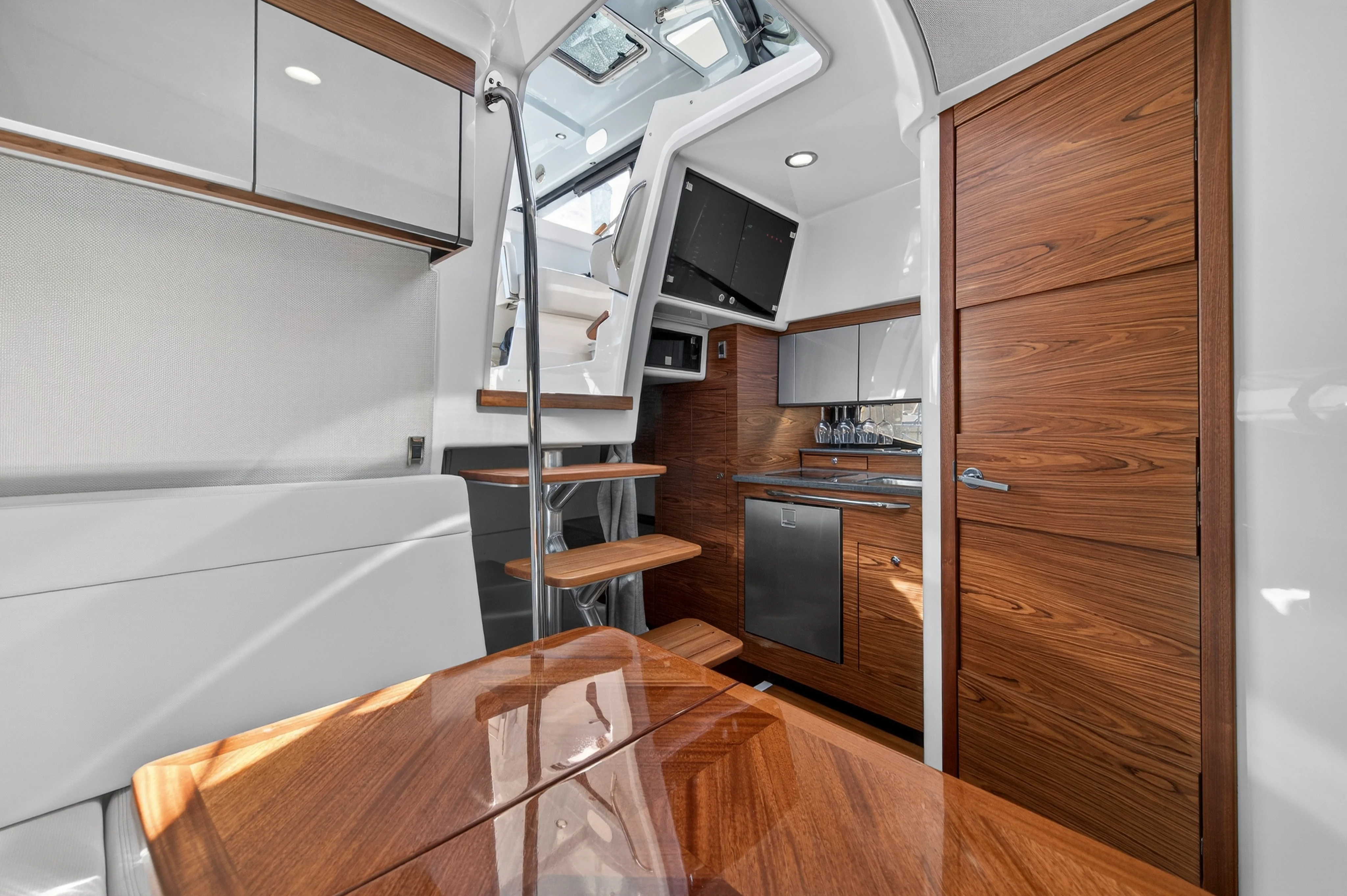 2021 Boston Whaler 405 CONQUEST Image Thumbnail #22