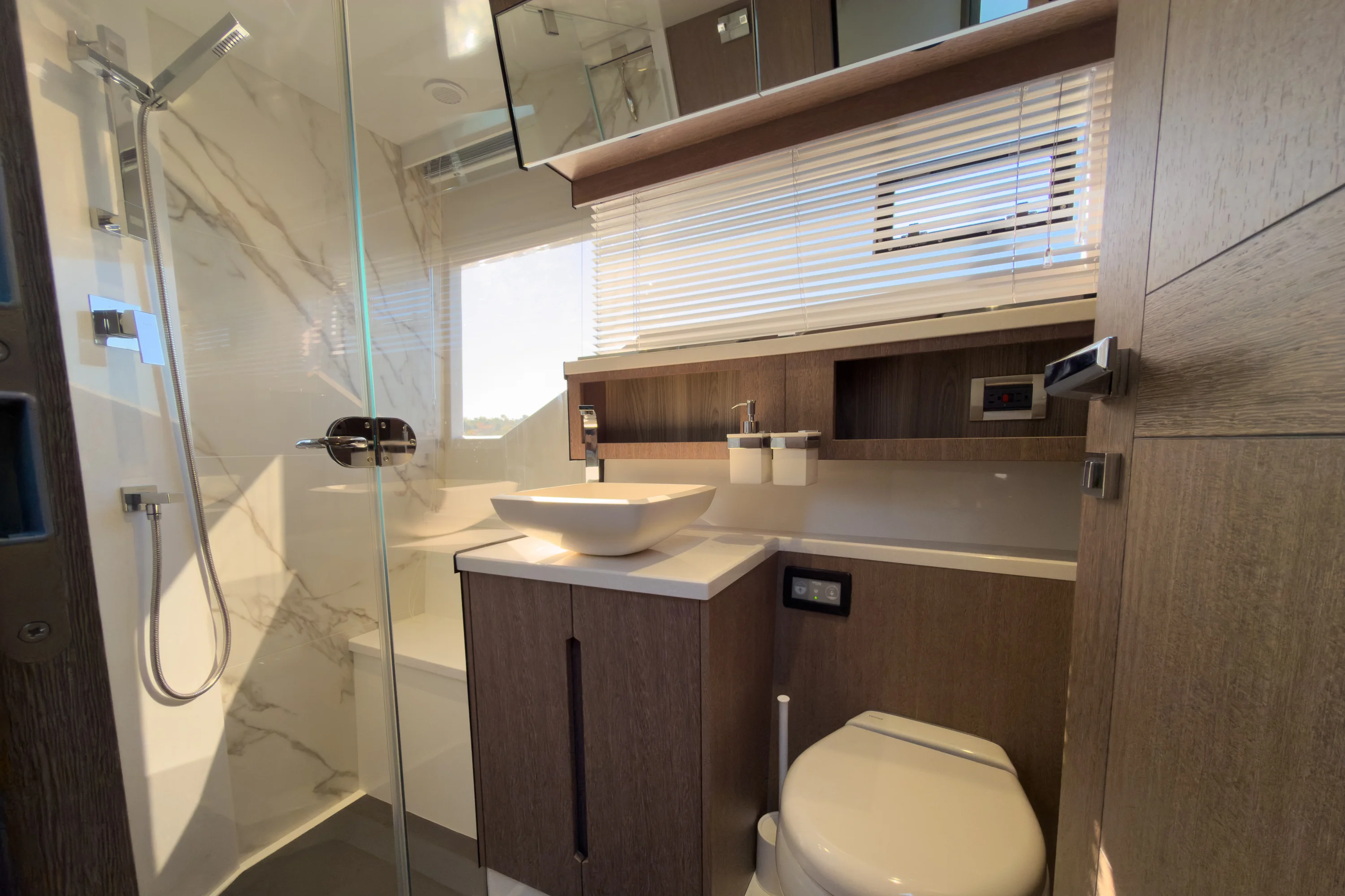 2022 Galeon 510 SKY Image Thumbnail #24