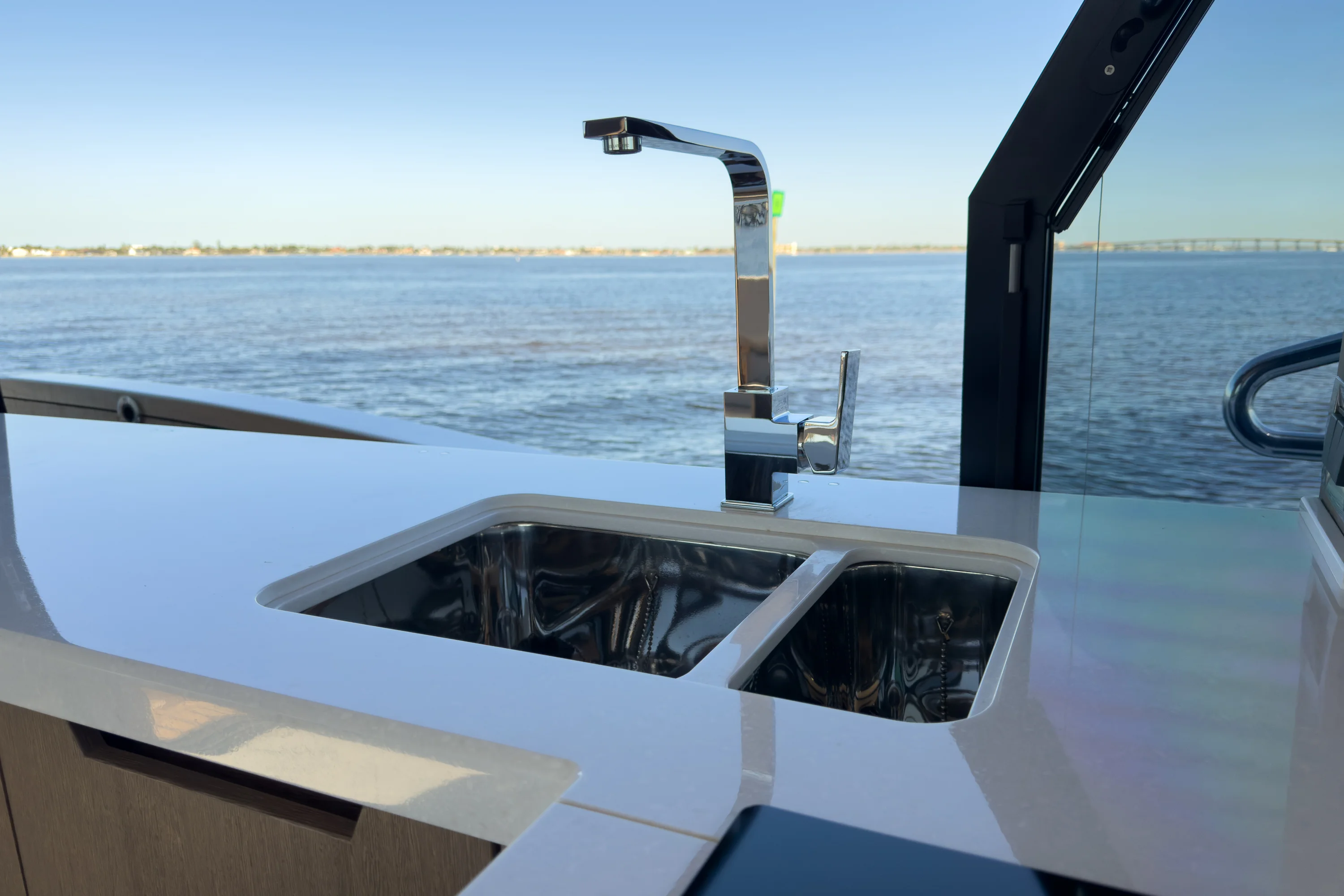 2022 Galeon 510 SKY Image Thumbnail #9