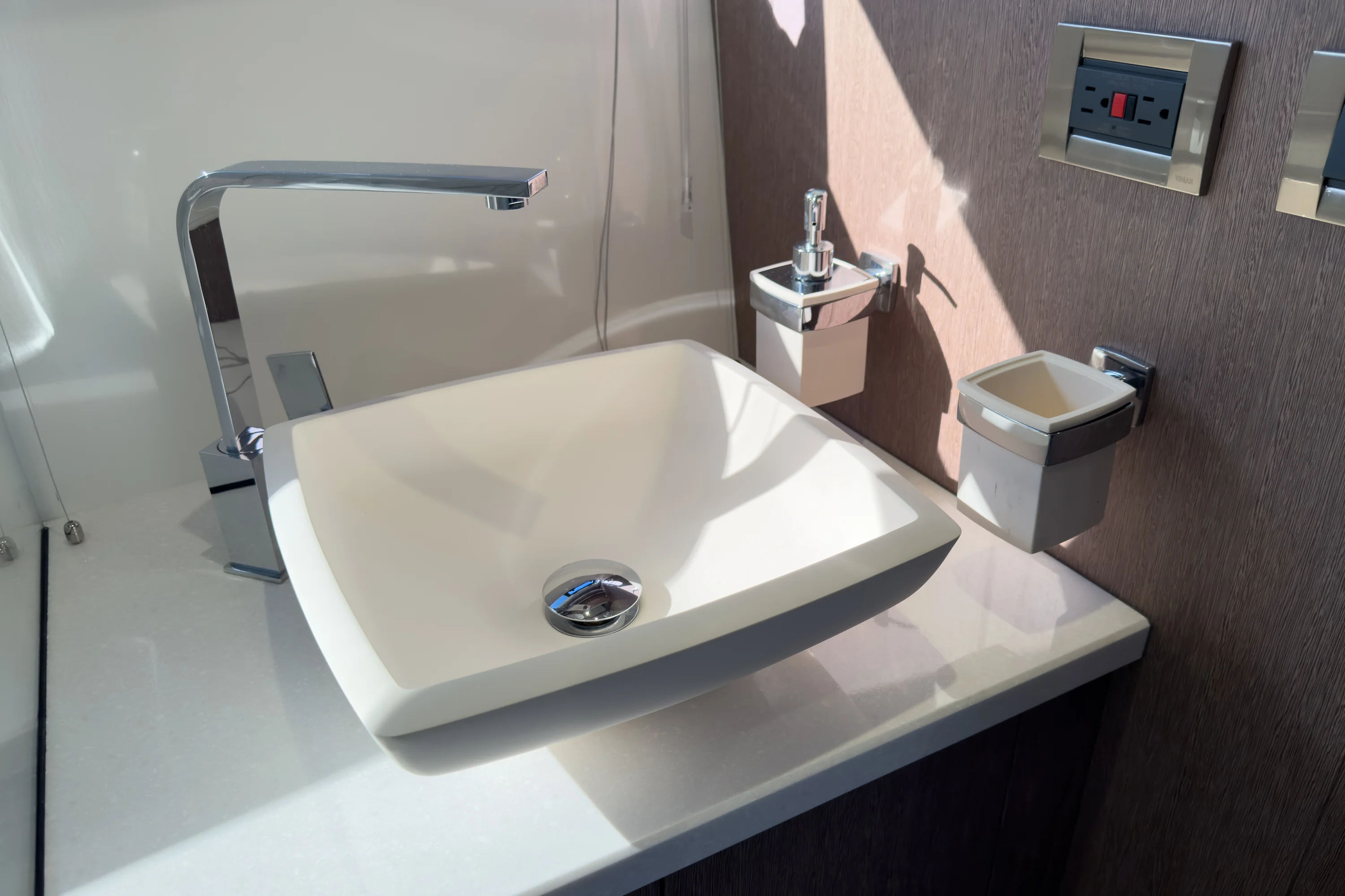 2022 Galeon 510 SKY Image Thumbnail #16