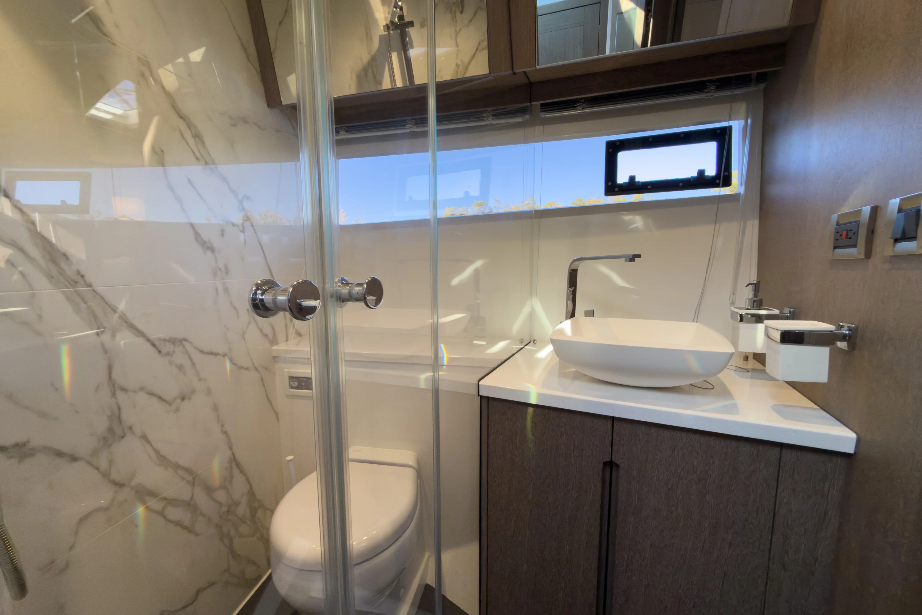 2022 Galeon 510 SKY Image Thumbnail #21