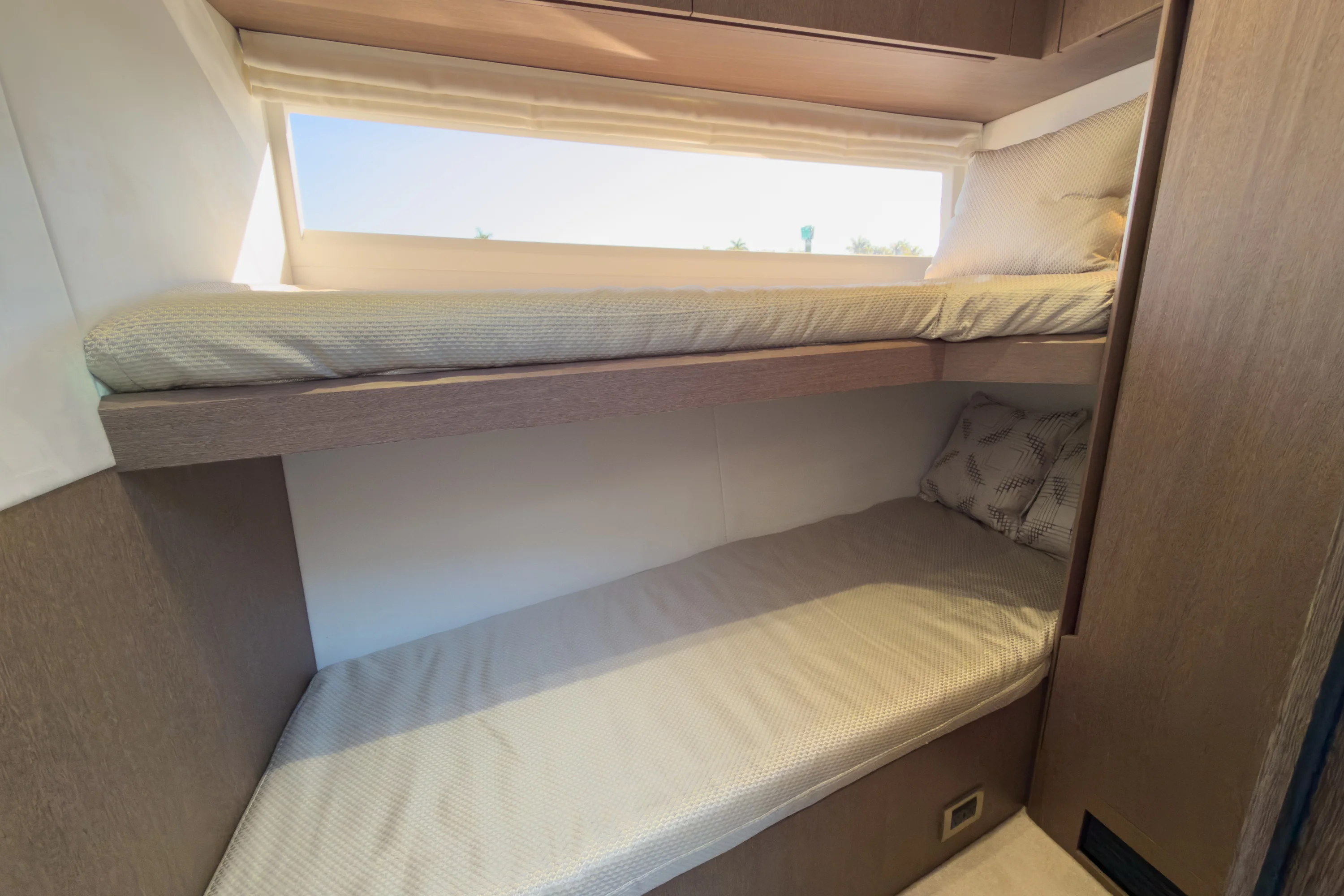 2022 Galeon 510 SKY Image Thumbnail #22