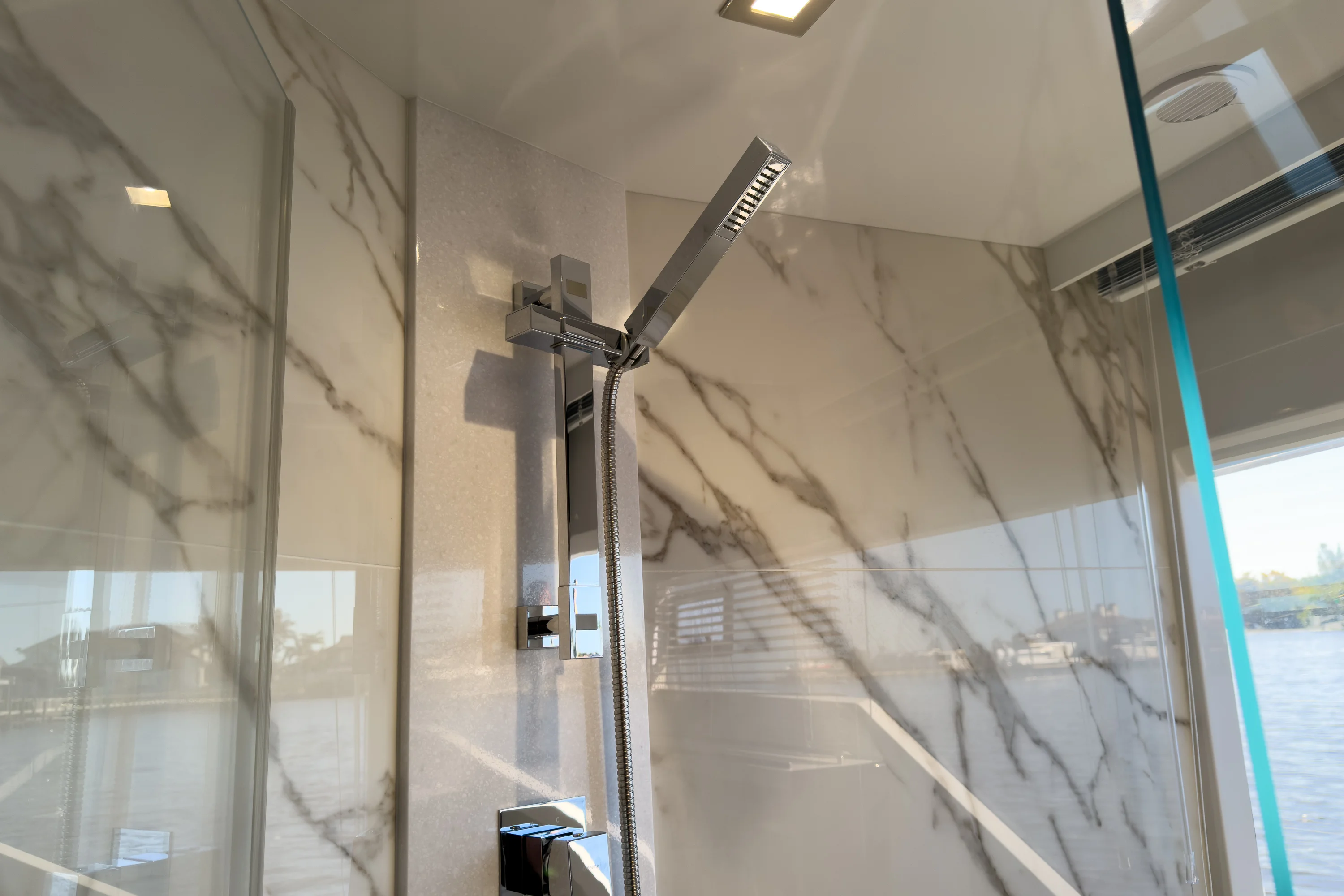 2022 Galeon 510 SKY Image Thumbnail #36