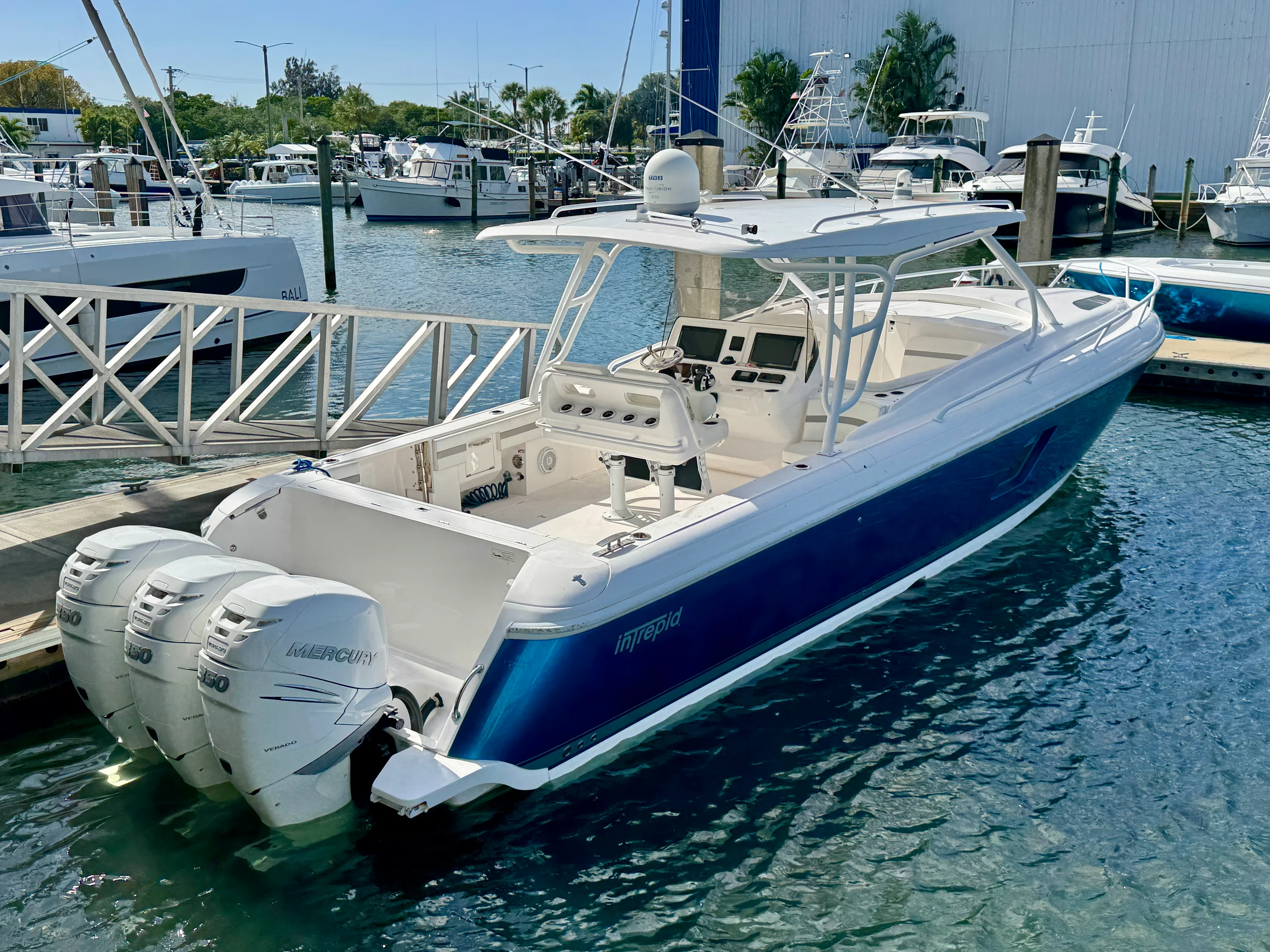 2019 Intrepid 407 CUDDY Image Thumbnail #1