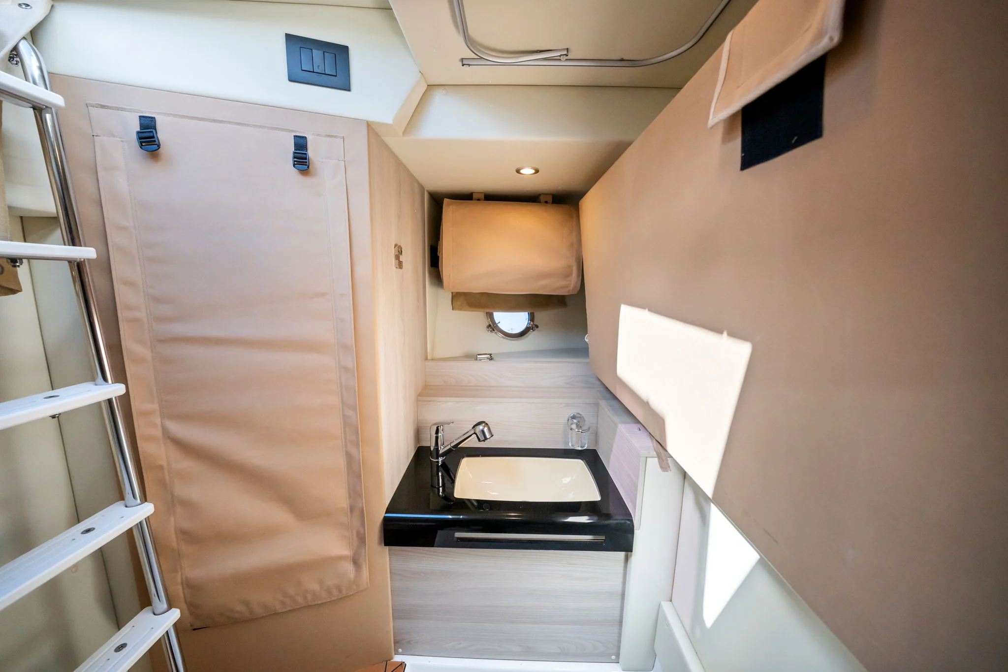 2022 Azimut S6 Image Thumbnail #75