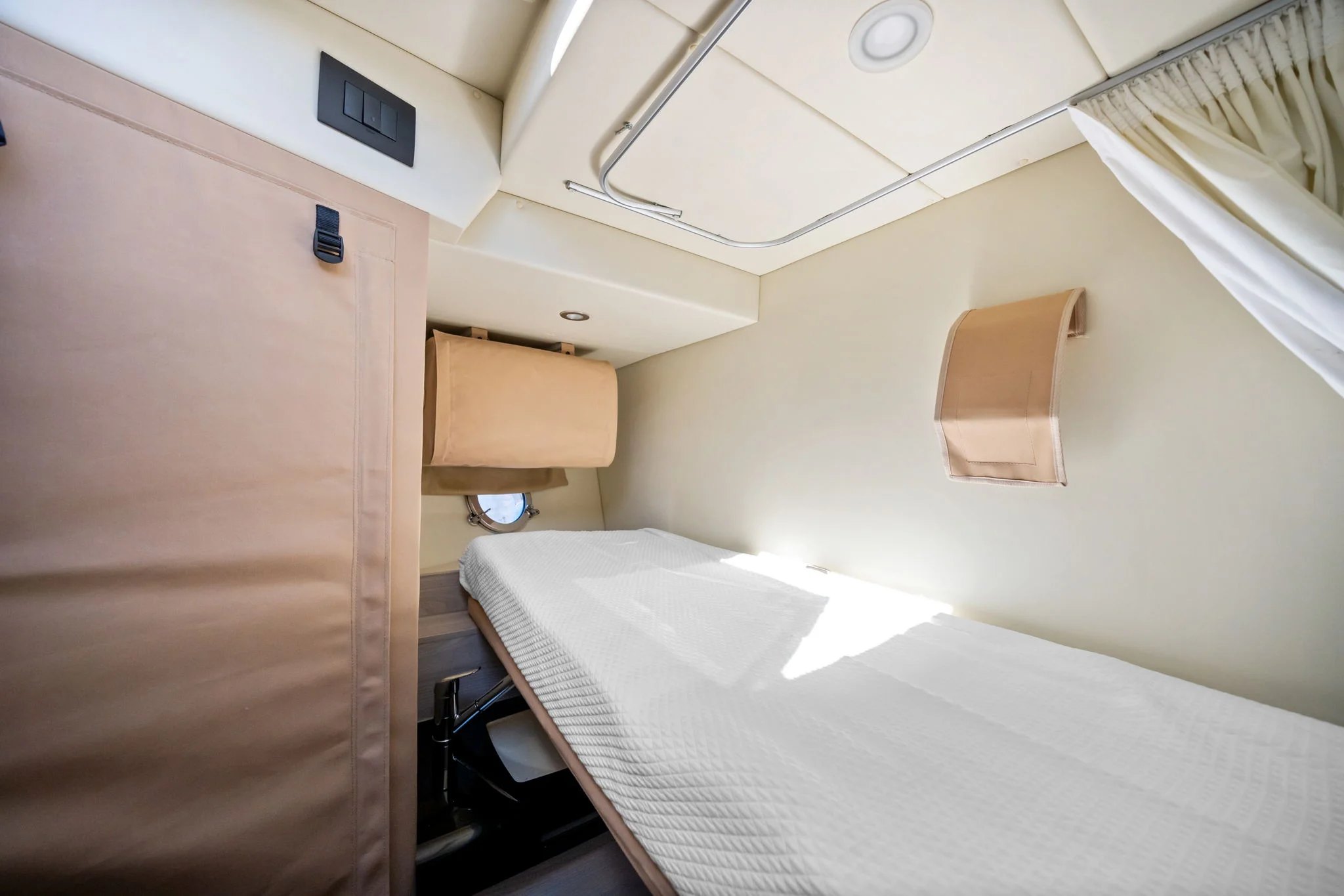 2022 Azimut S6 Image Thumbnail #73