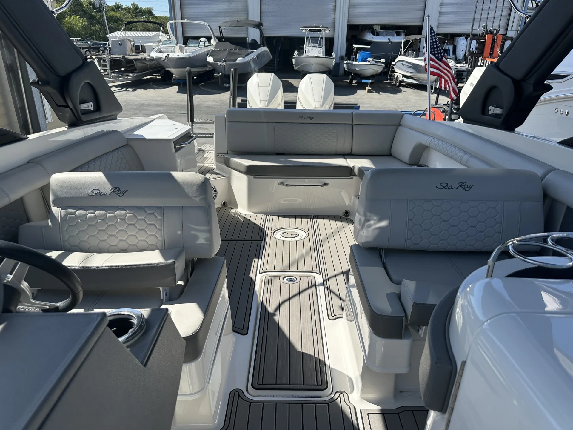 2024 Sea Ray 290 SD-OB Image Thumbnail #10