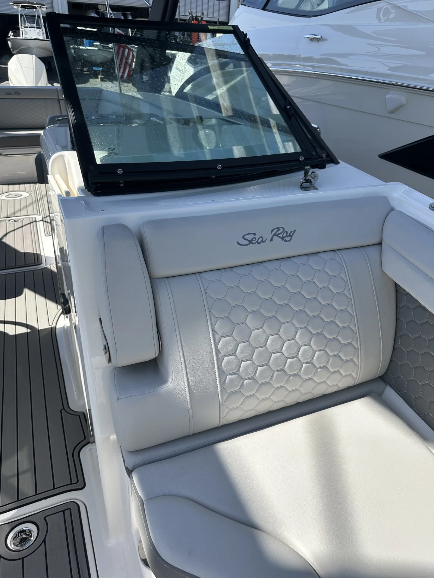 2024 Sea Ray 290 SD-OB Image Thumbnail #6