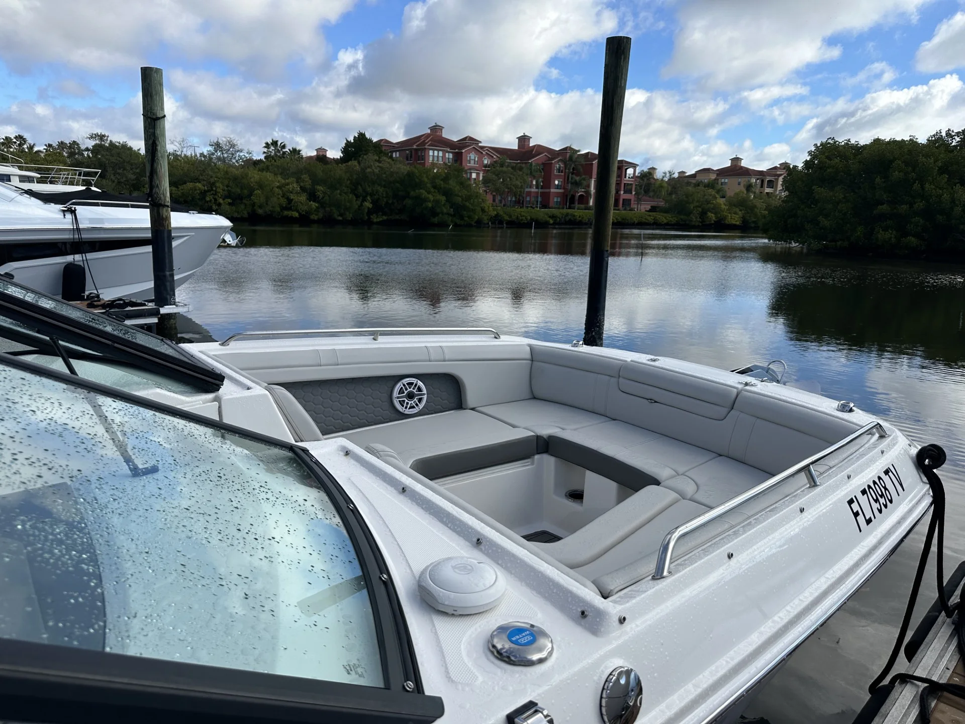 2024 Sea Ray 290 SD-OB Image Thumbnail #8