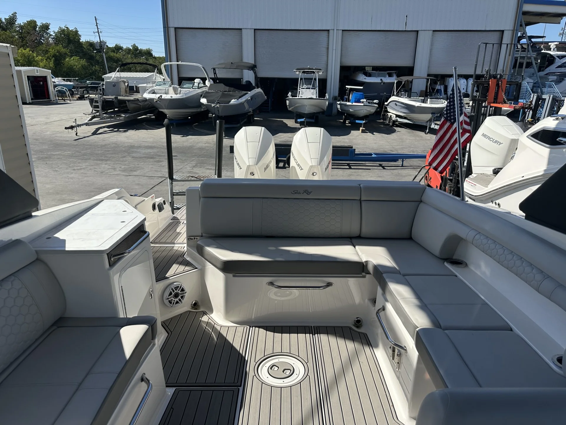 2024 Sea Ray 290 SD-OB Image Thumbnail #5