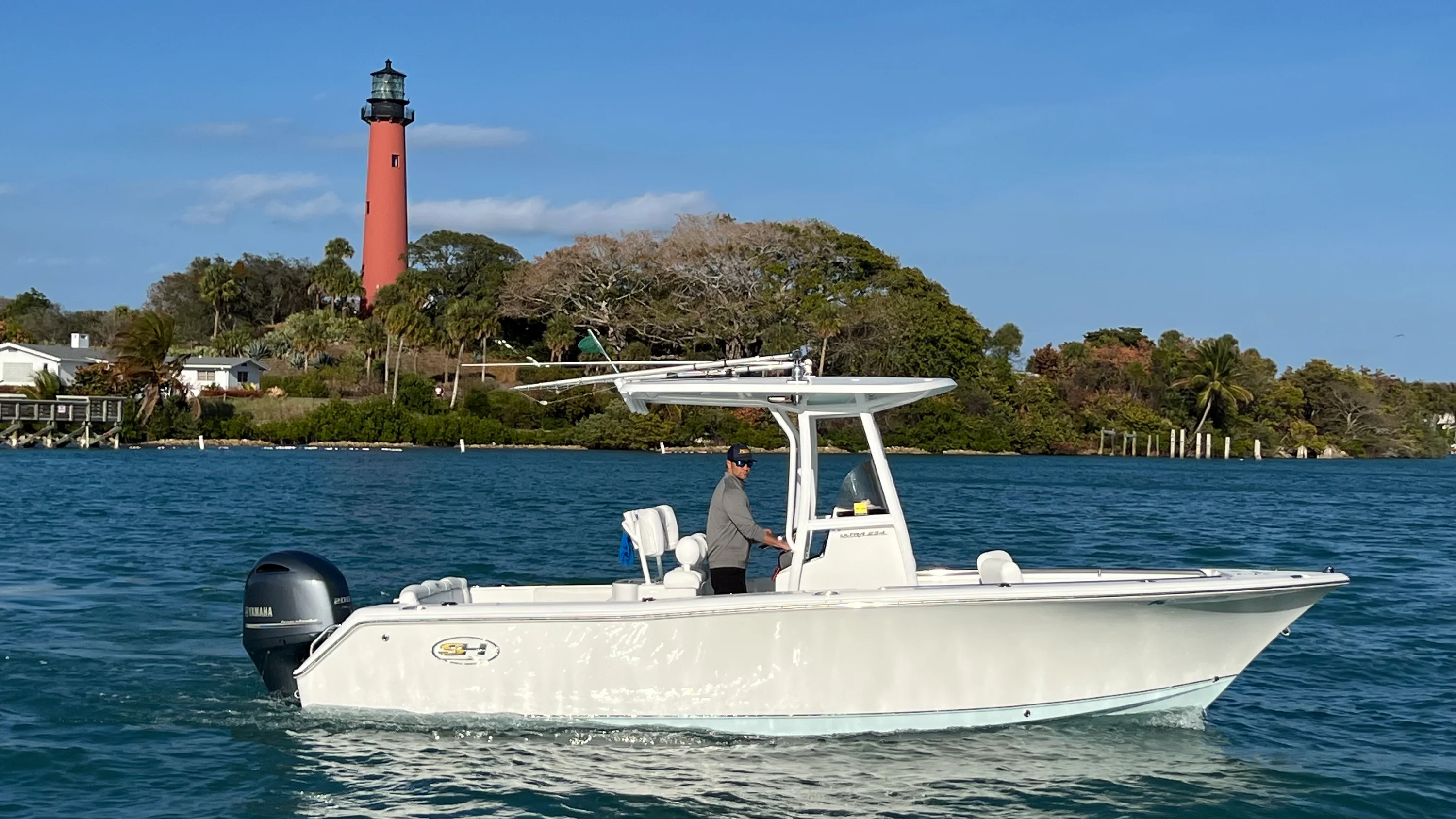 2017 Sea Hunt ULTRA 234 Image Thumbnail #1