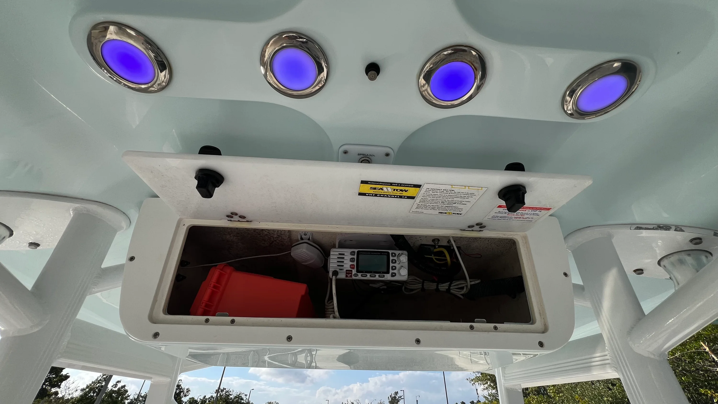 2017 Sea Hunt ULTRA 234 Image Thumbnail #19