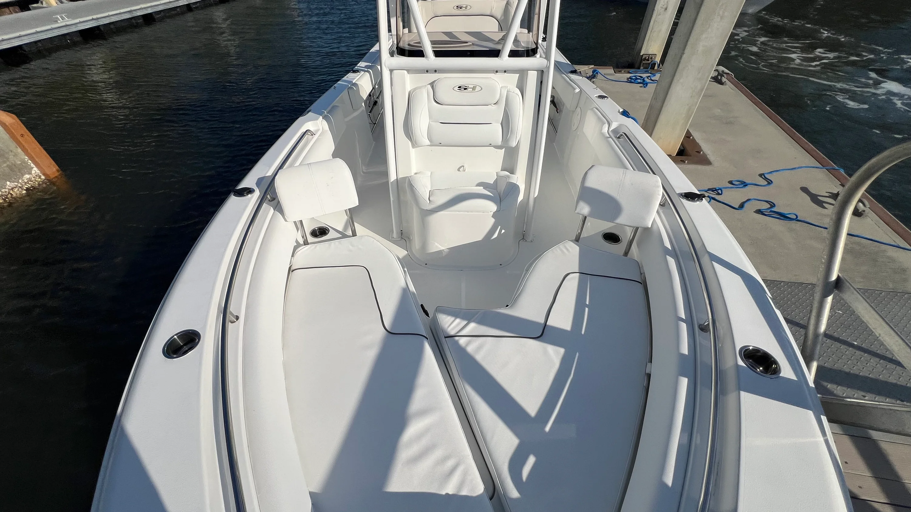 2017 Sea Hunt ULTRA 234 Image Thumbnail #32