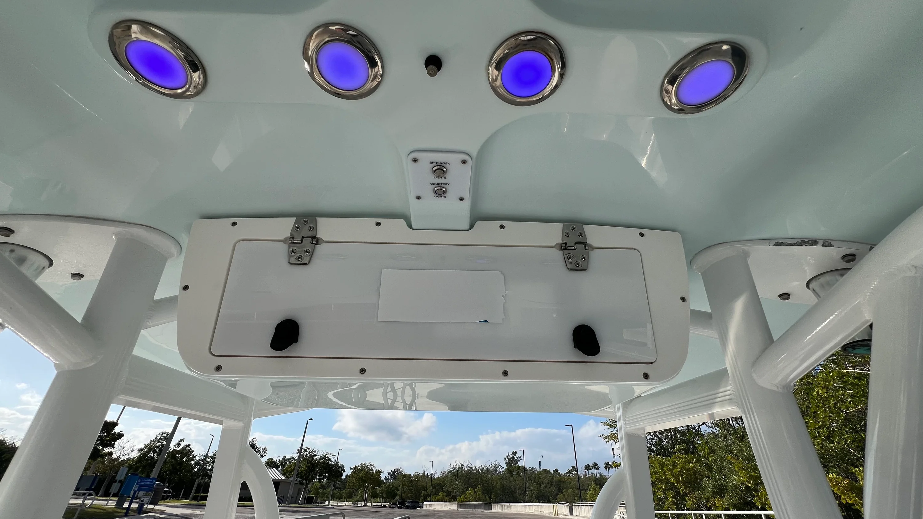 2017 Sea Hunt ULTRA 234 Image Thumbnail #20