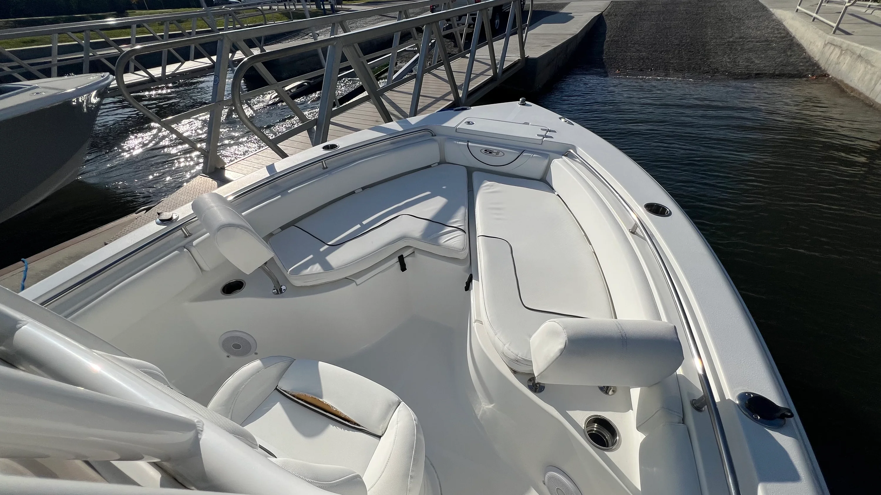 2017 Sea Hunt ULTRA 234 Image Thumbnail #31