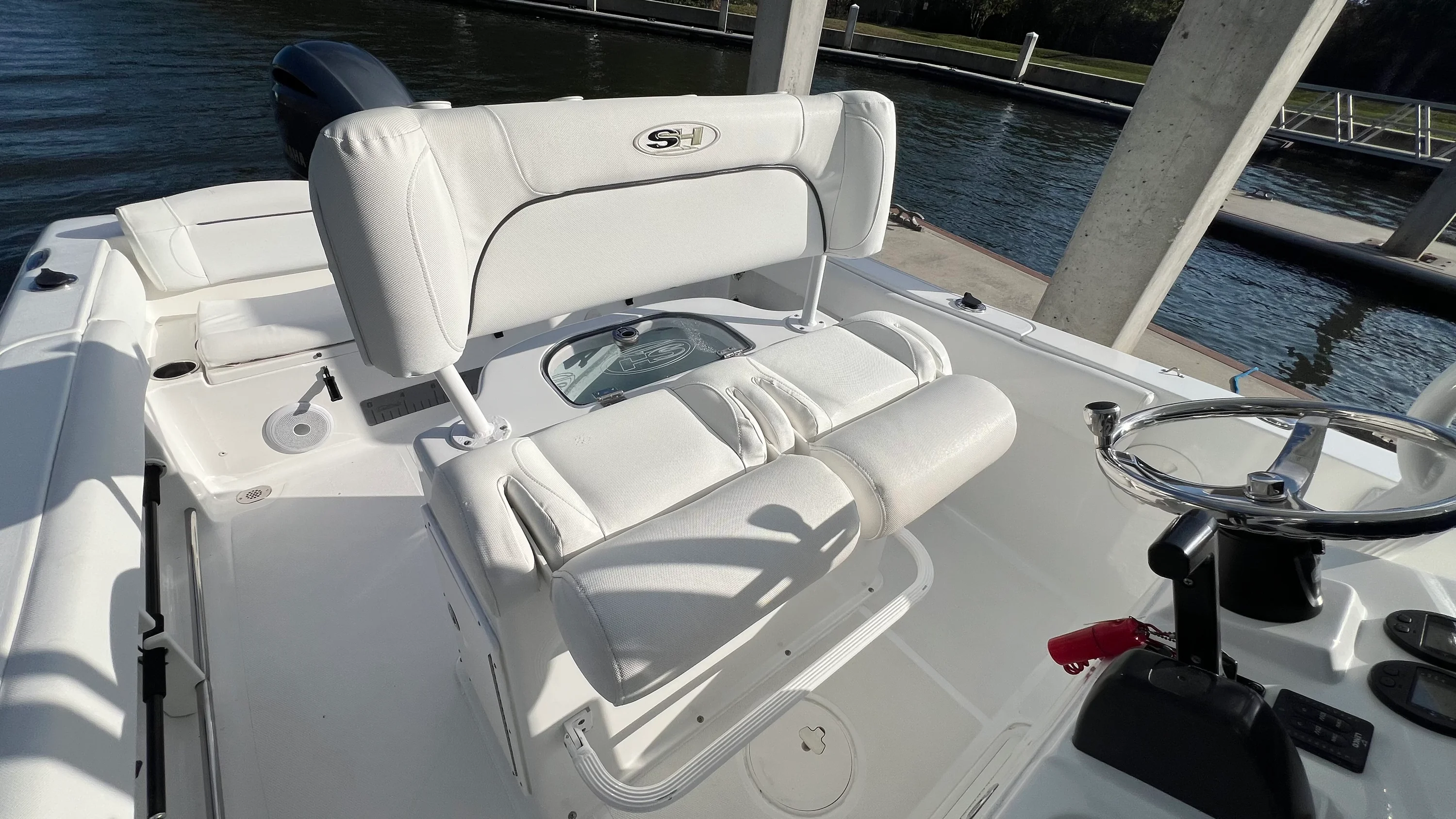 2017 Sea Hunt ULTRA 234 Image Thumbnail #17